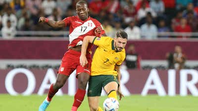 Luis Advincula Mathew Leckie Peru Australia Repechaje Qatar 2022