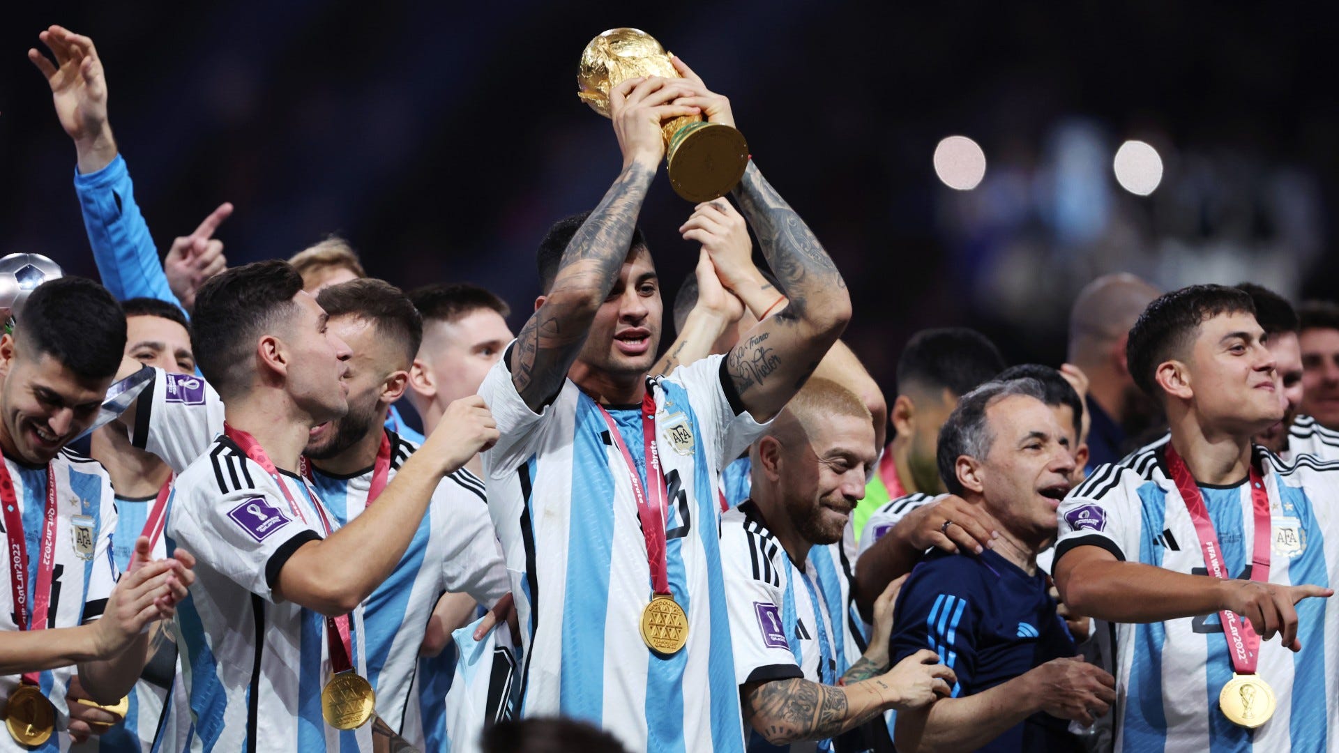 Cristian Romero Argentina World Cup trophy