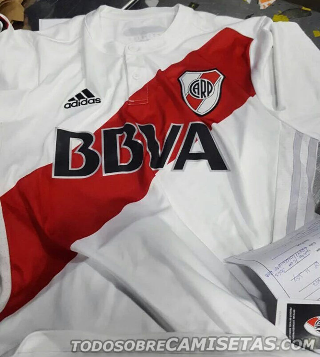 Derribar Antagonismo masa Serán estas las nuevas camisetas de River? | Goal.com Espana