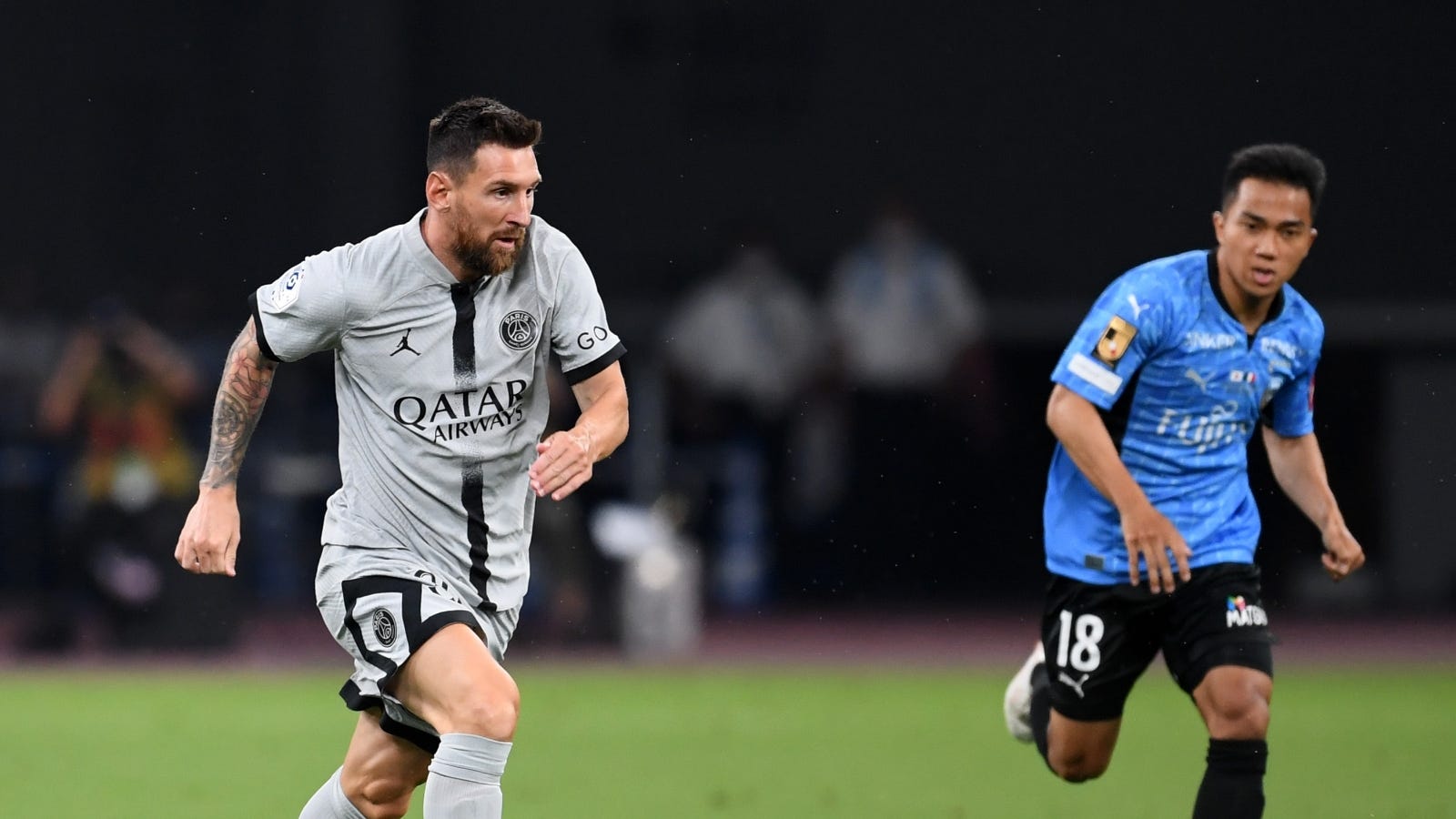 PSG Lionel Messi - Frontale Chanathip Songkrasin