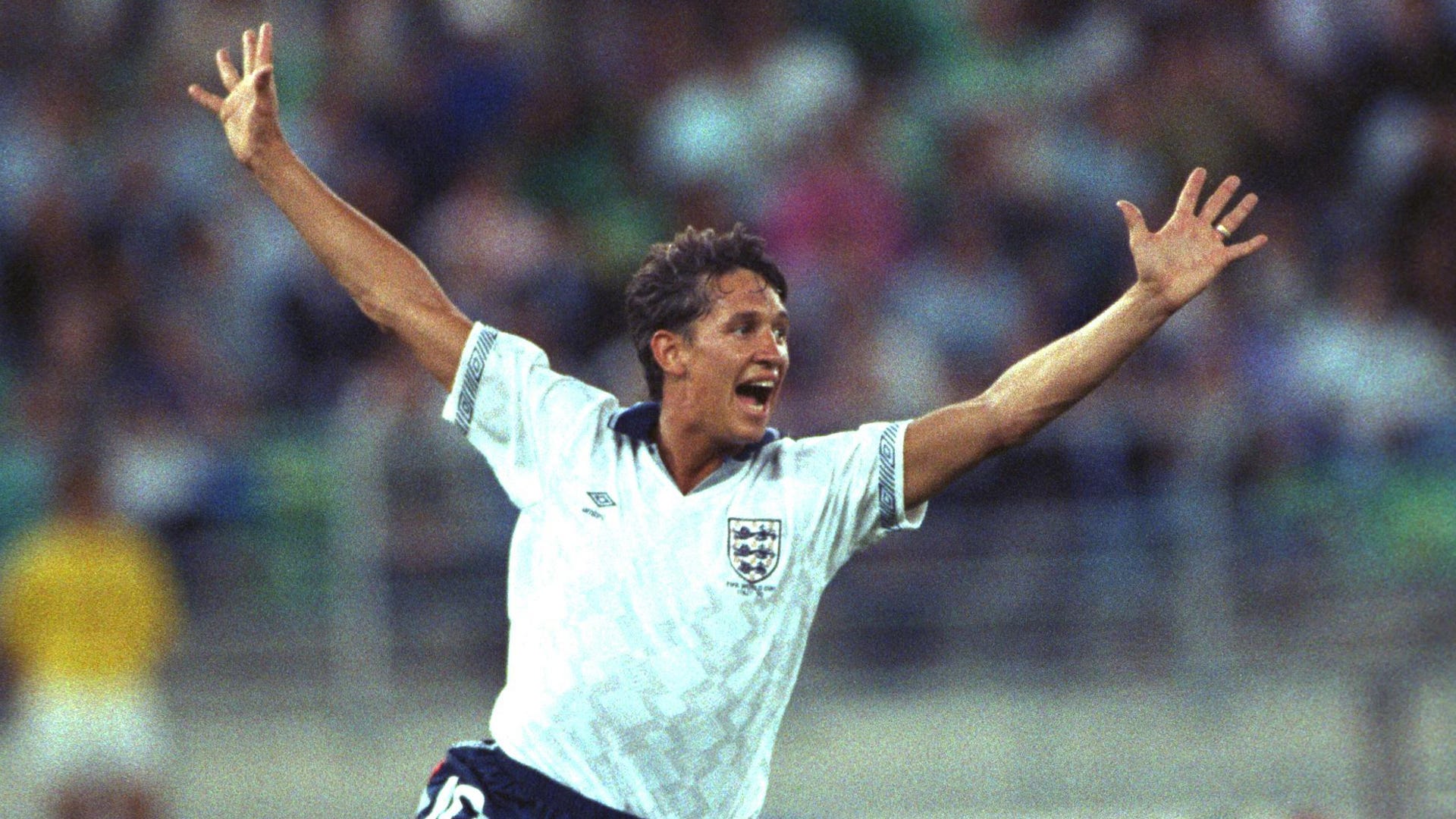 Why did Gary Lineker 'sh*t' on the pitch at World Cup 1990? | Goal.com India