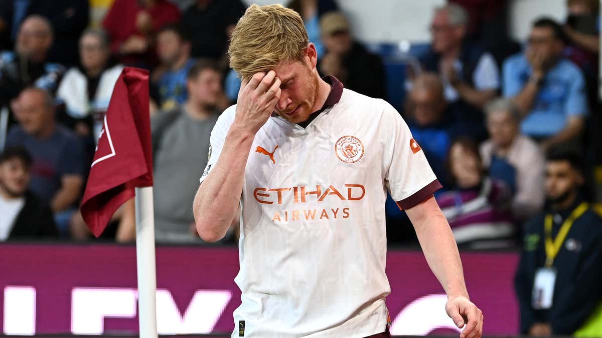 Huge blow for Man City! Kevin De Bruyne forced off with injury during Premier League opener against Burnley