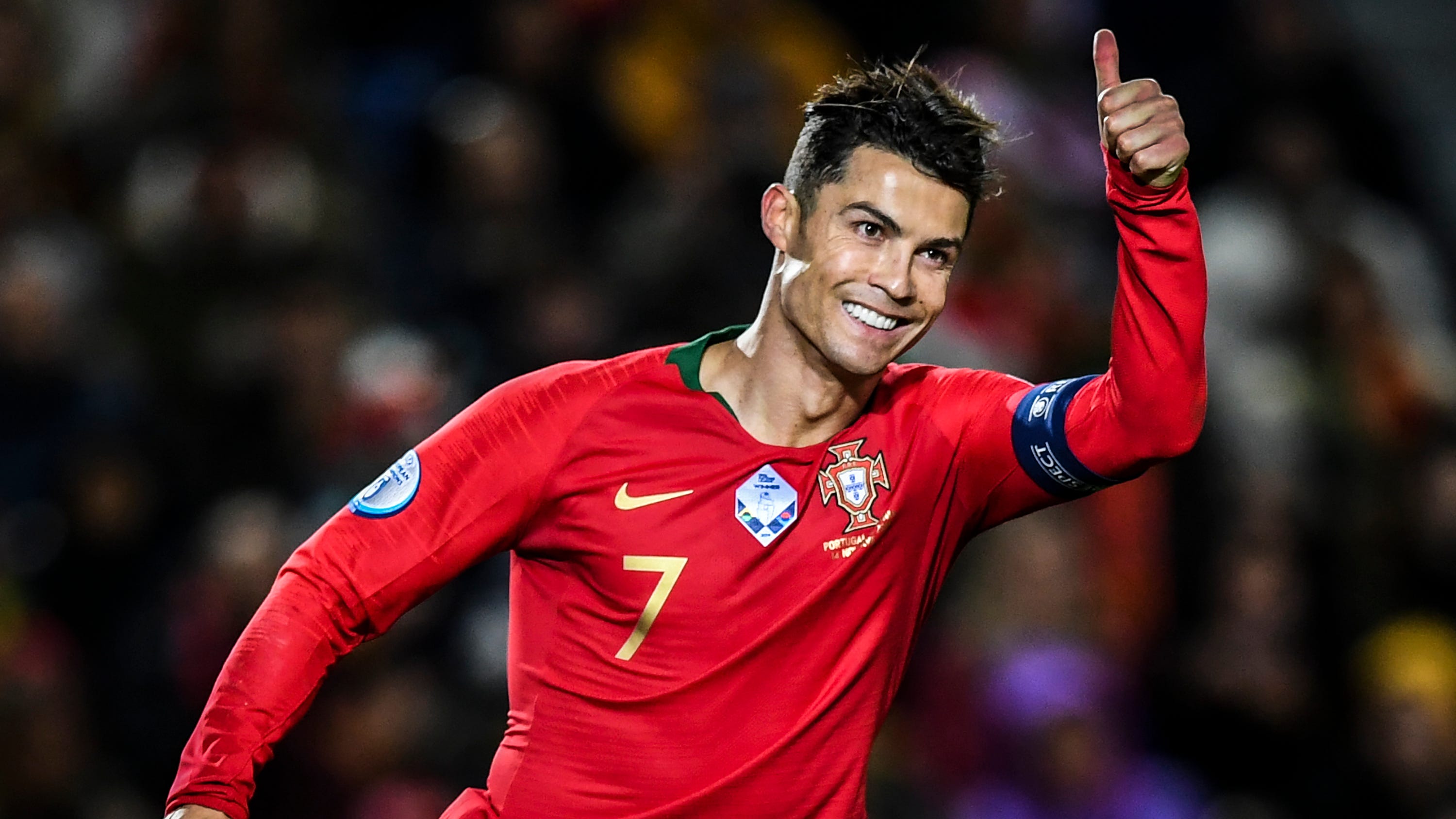 Ronaldo tài trợ giúp Bồ Đào Nha chống chọi với dịch bệnh Covid-19 |  Goal.com Việt Nam
