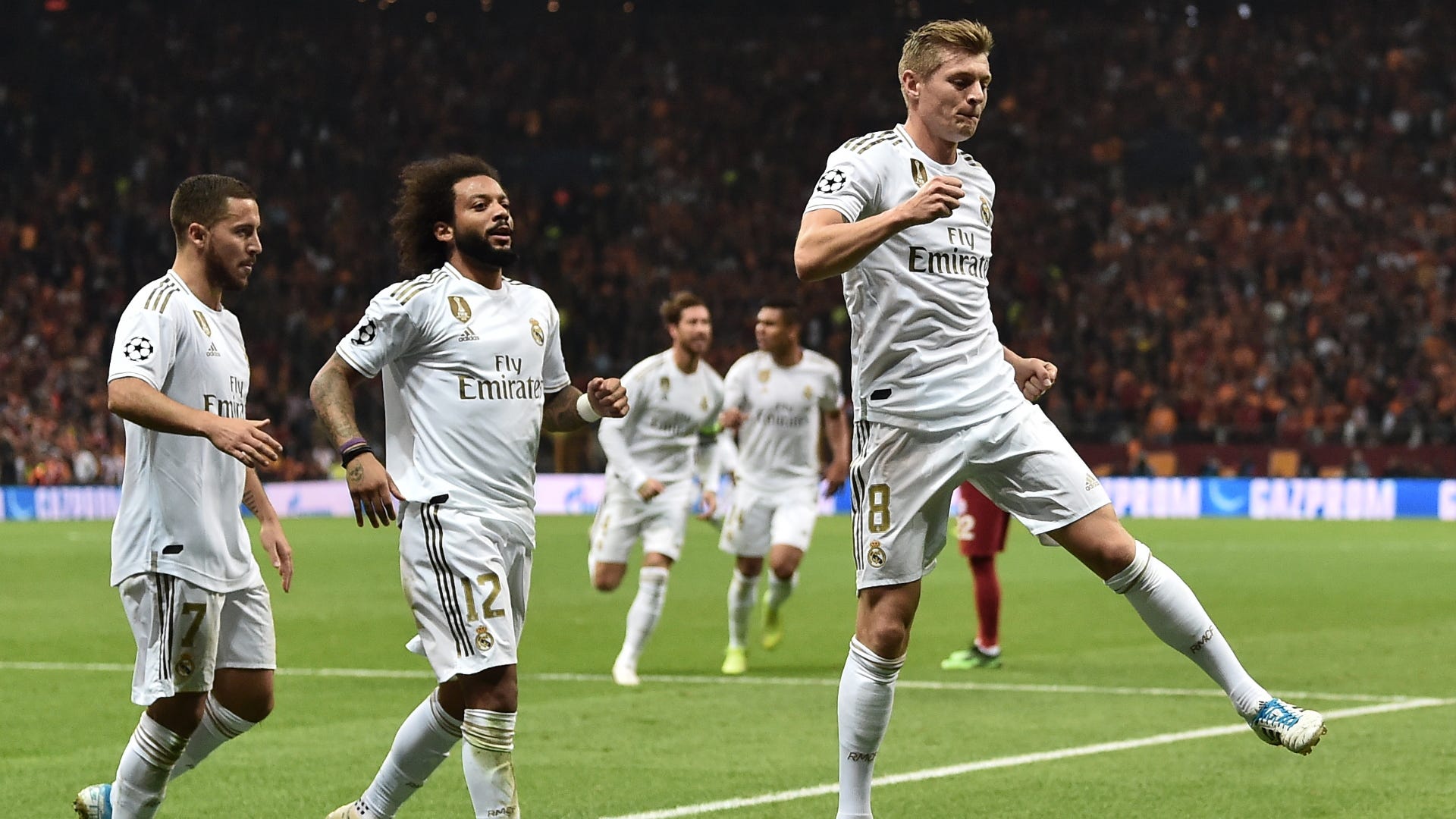 Toni Kroos celebrates vs Galatasaray