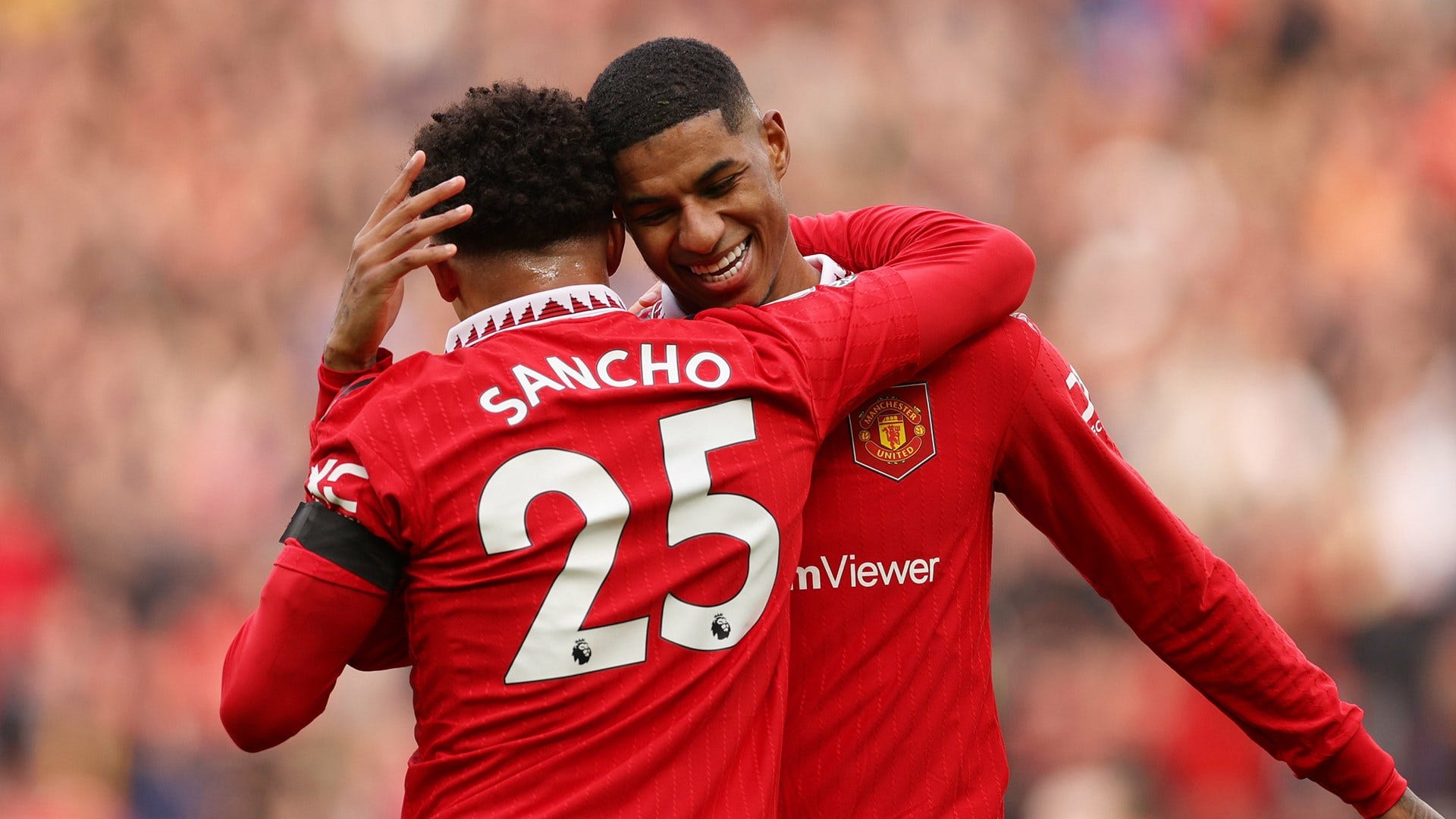  Marcus Rashford celebrates with Jadon Sancho after scoring a spectacular goal against Leicester City.