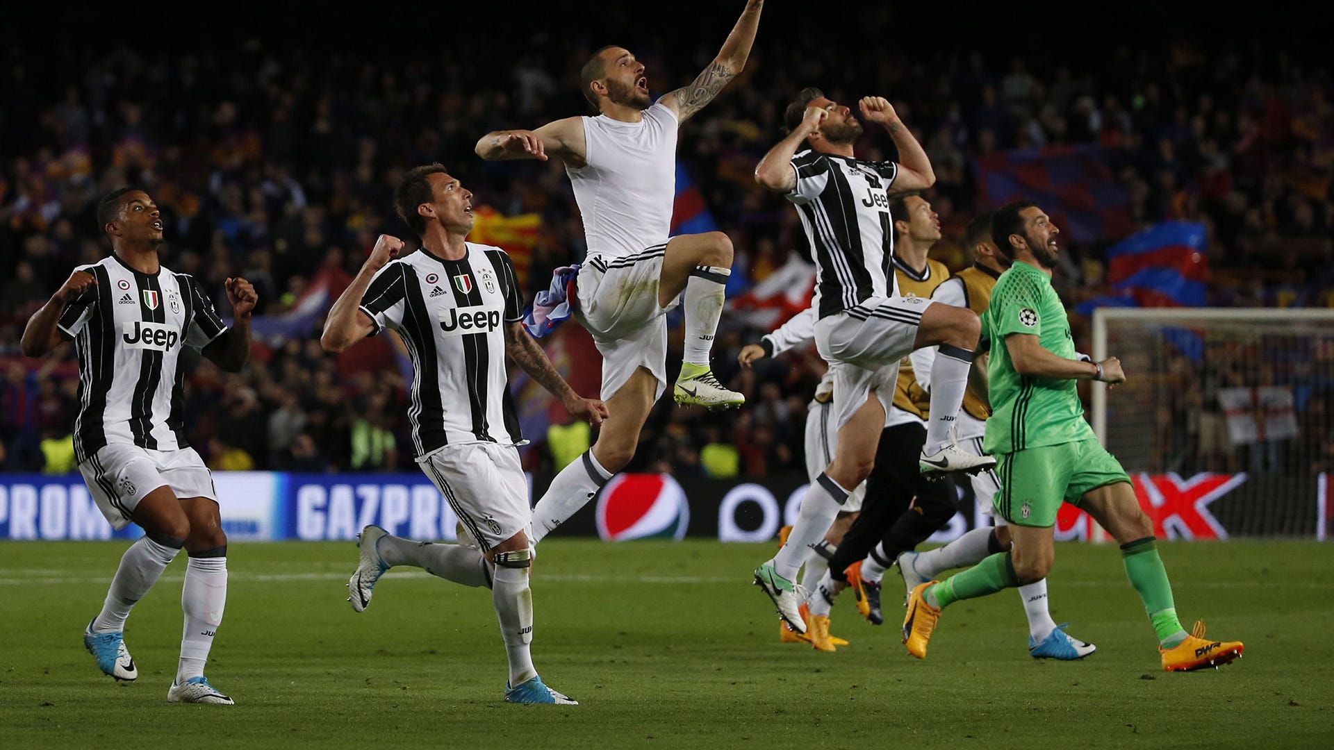 Juventus celebrating vs Barcelona