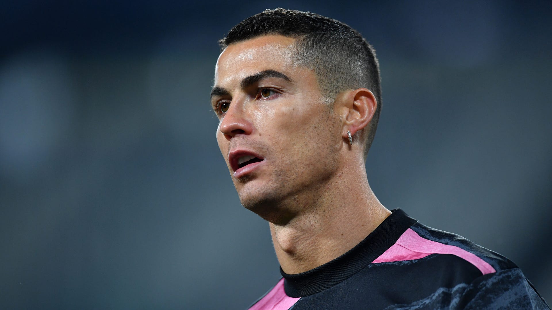 Ronaldo Has A Different Head To Everyone Else Allegri Says Juventus Star Has Best Mentality Of All His Former Players Goal Com Us