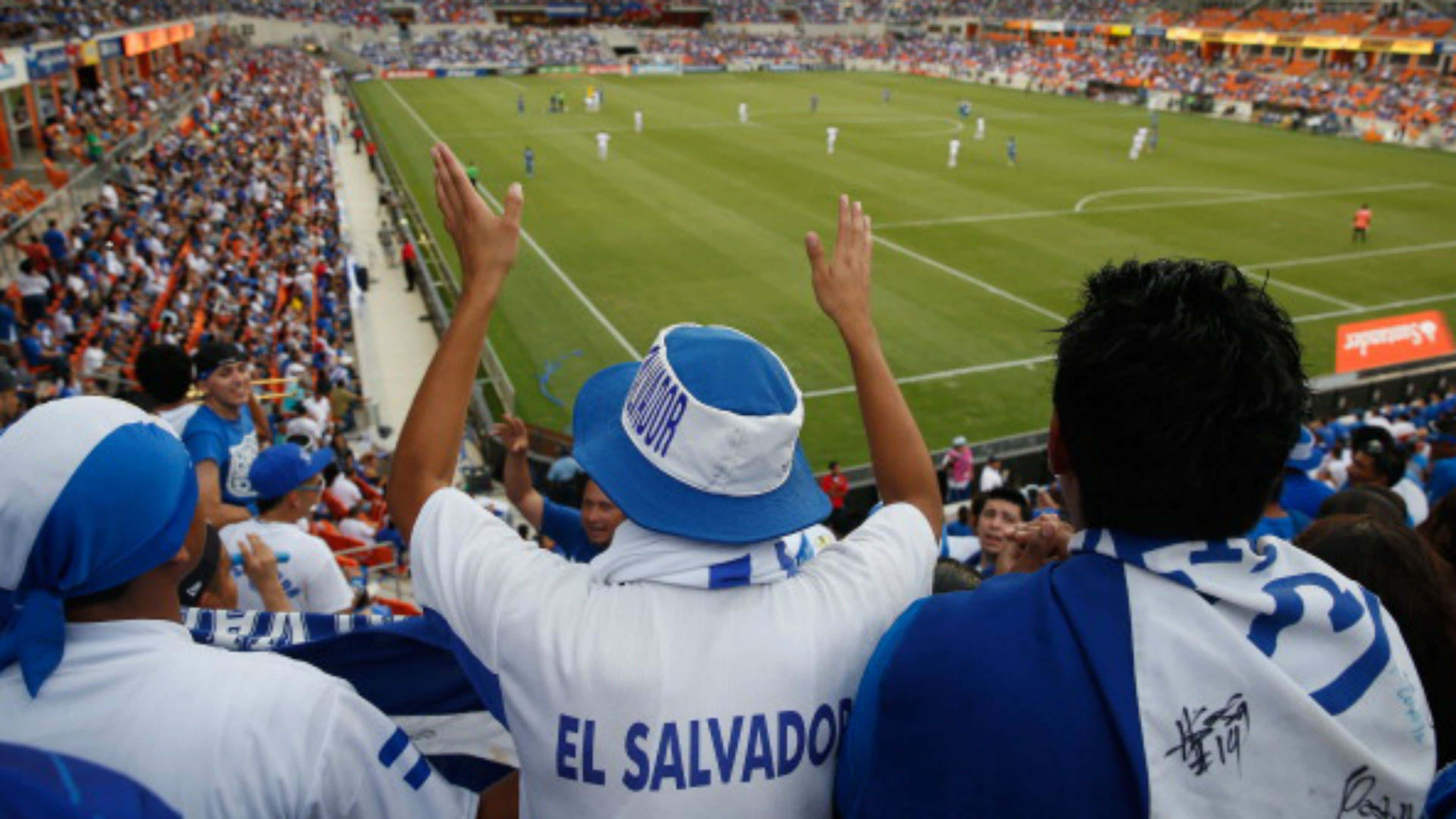 El Salvador fans Copa Oro
