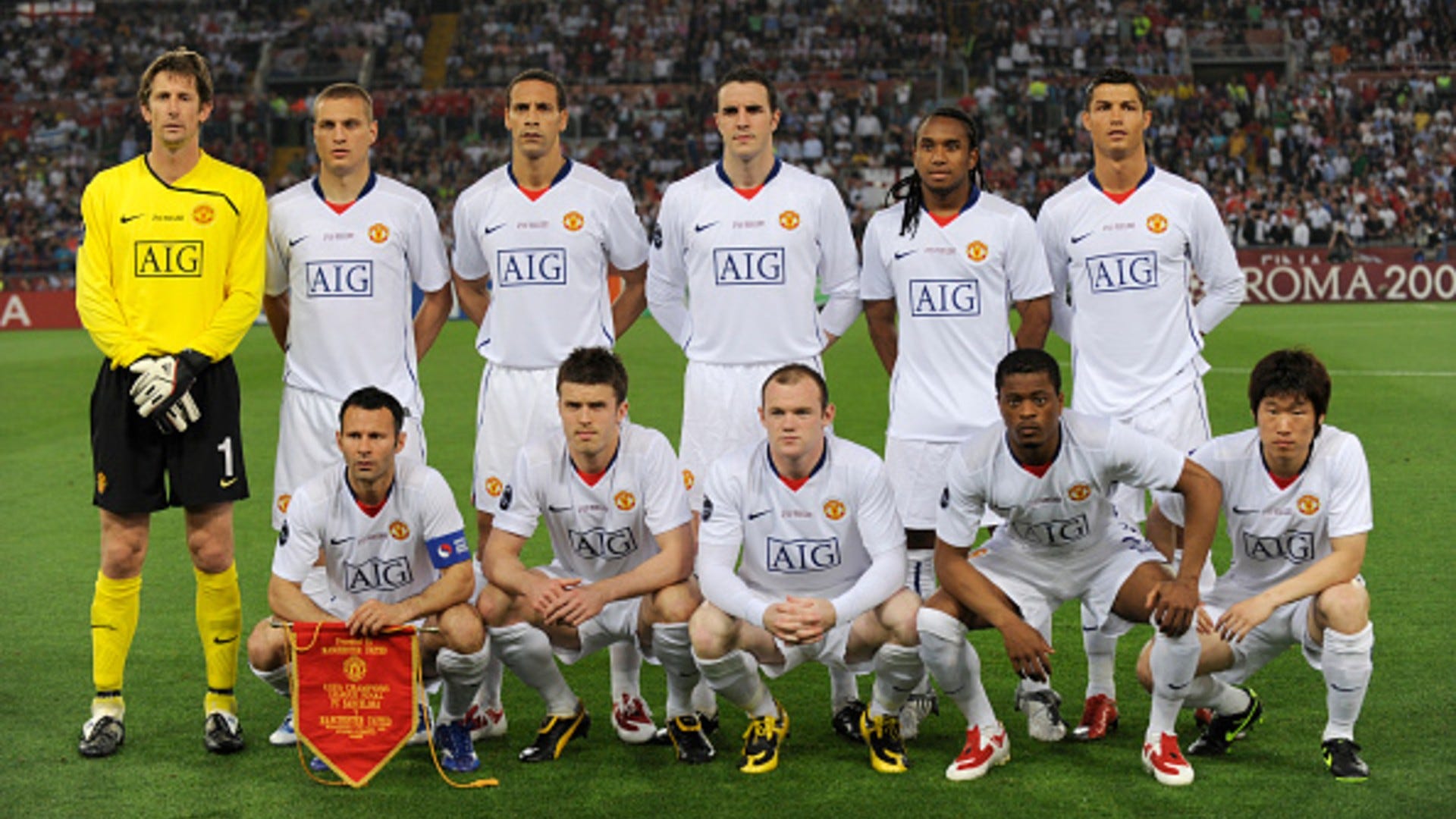 Đội hình MU đá trận chia tay Ronaldo năm 2009 gồm những ai?