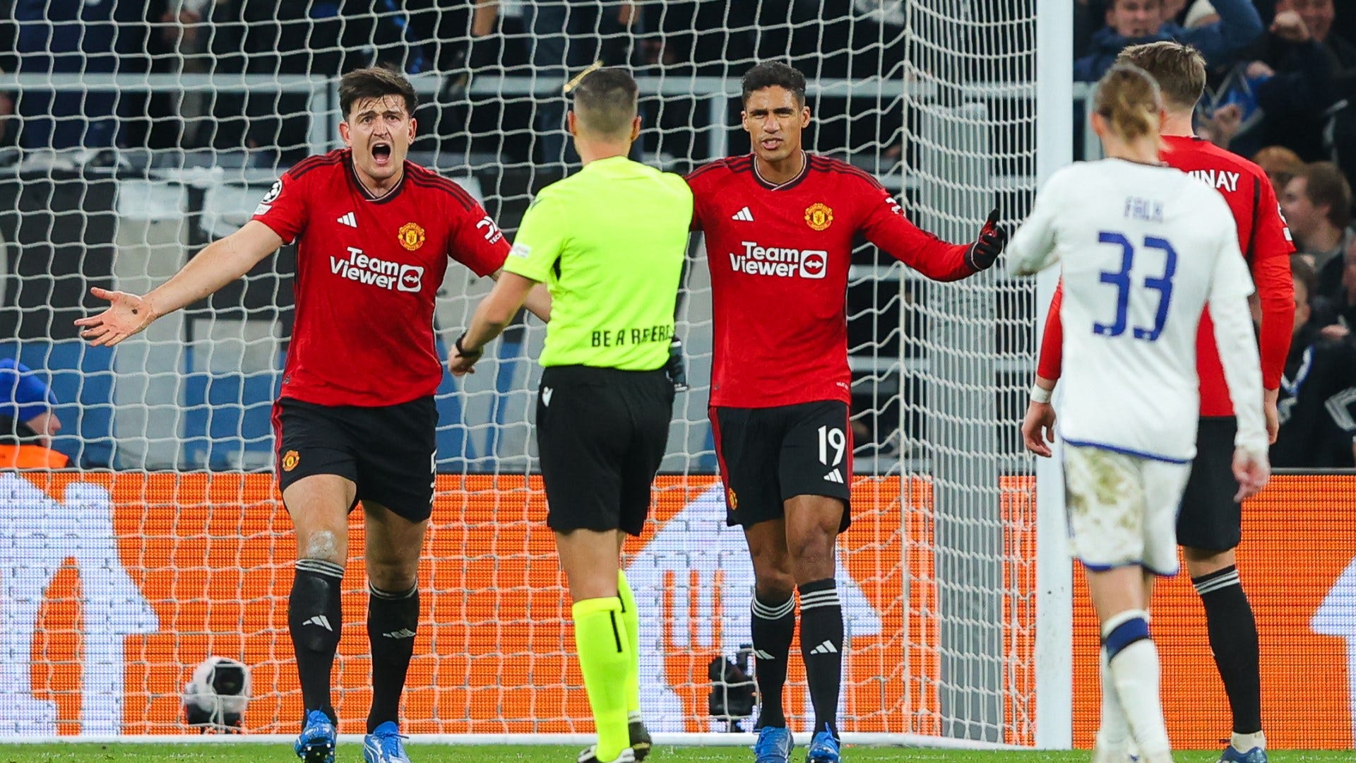 PENJELASAN: ‘Kontribusi’ Harry Maguire & Raphael Varane Untuk Memberikan Penalti Pada Laga Manchester United vs Copenhagen