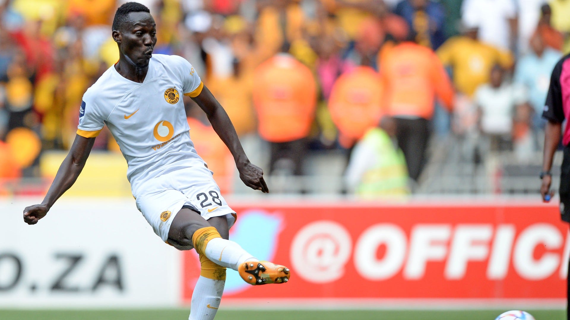 Mamelodi Sundowns edge Kaizer Chiefs to secure PSL record-breaking