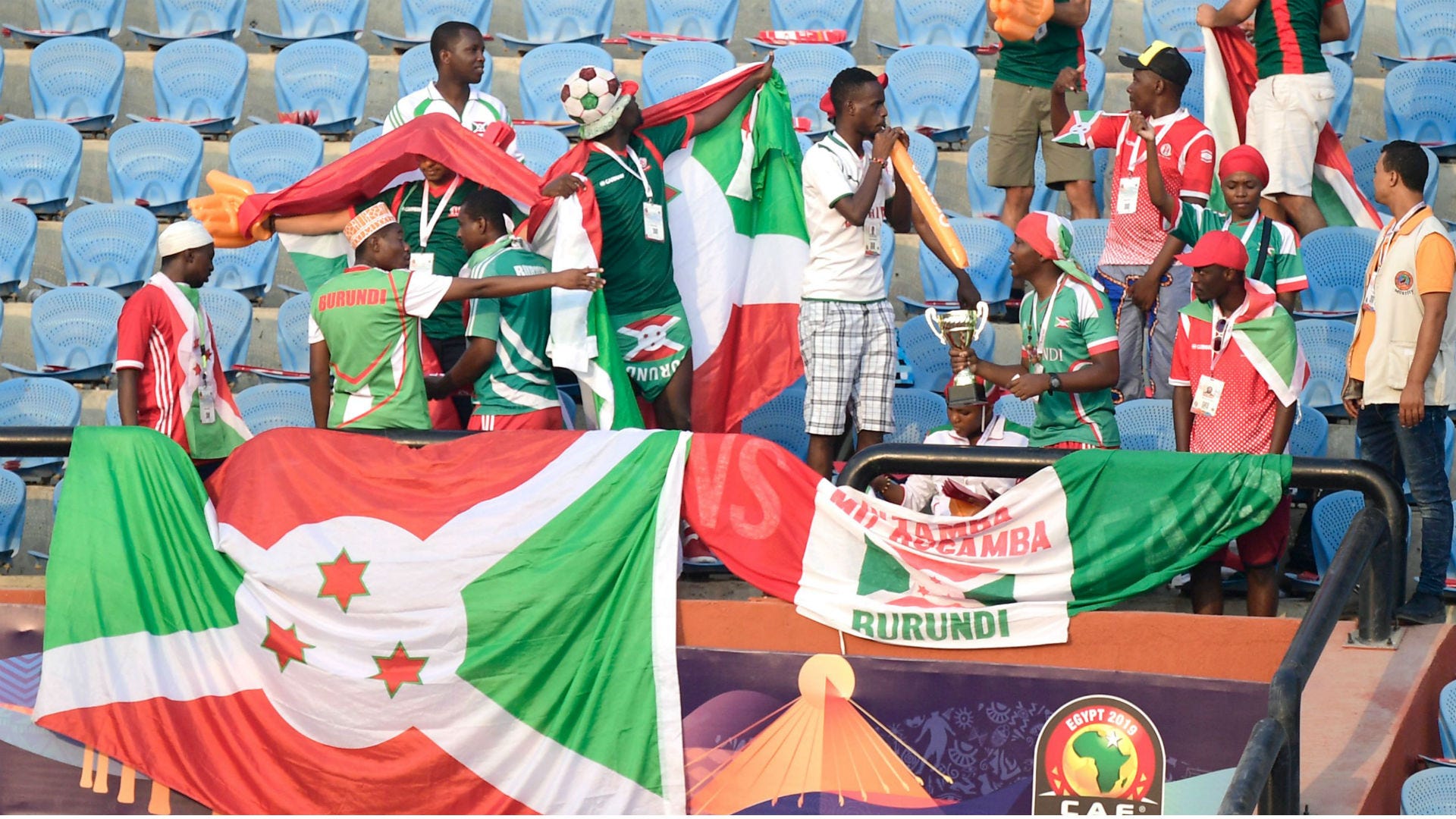 Burundi fans