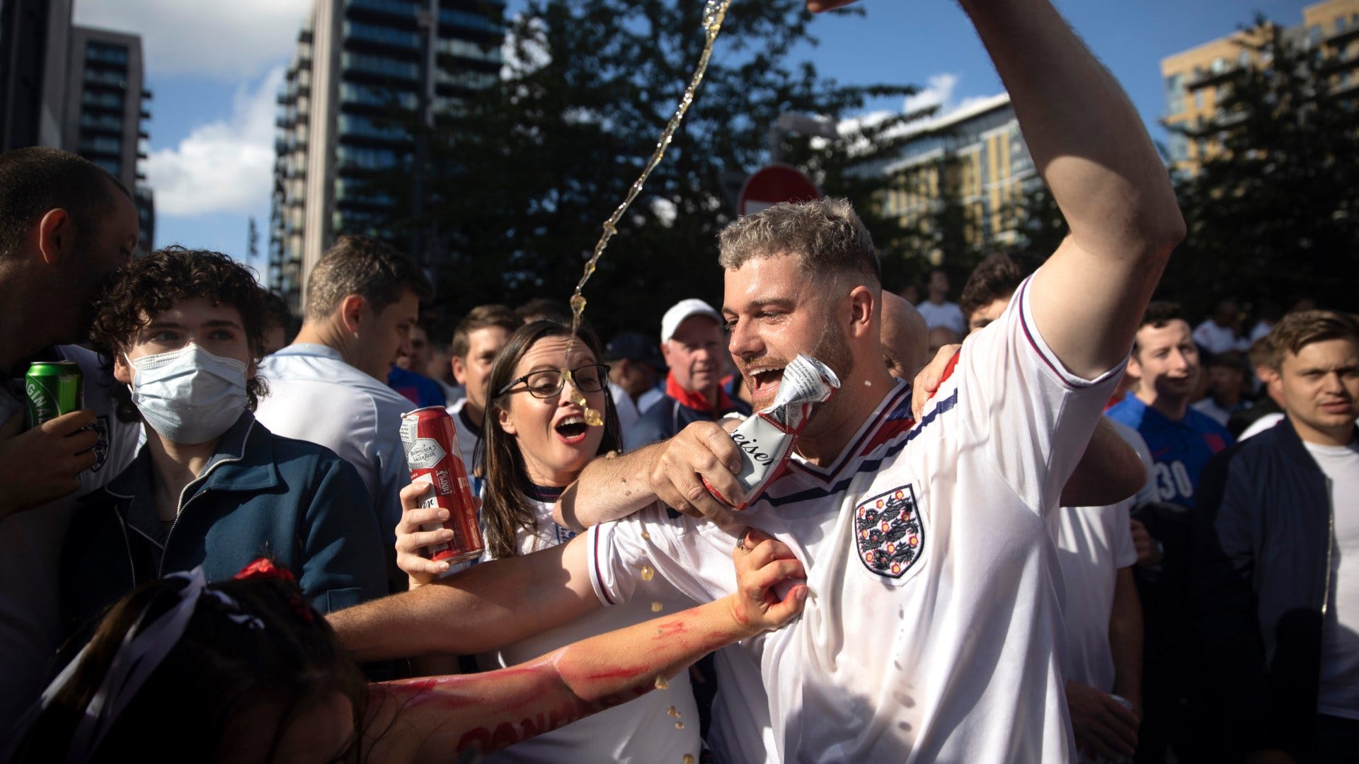 英格兰球迷在政府官方旅行建议网站上发出奇怪的“德国啤酒可以更烈”的 2024 年欧洲杯警告