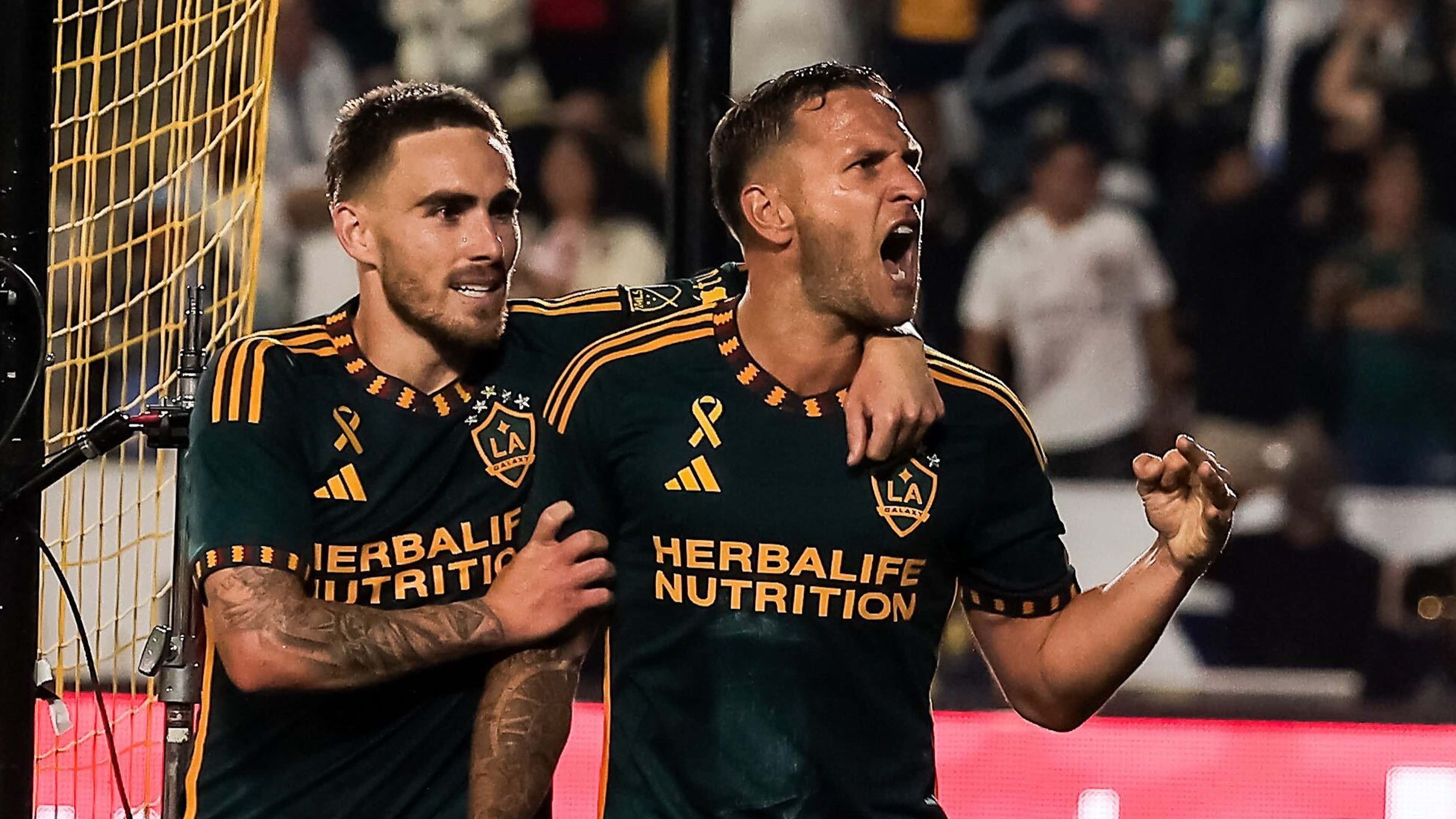 Chicharito announced to have torn ACL : r/LAGalaxy