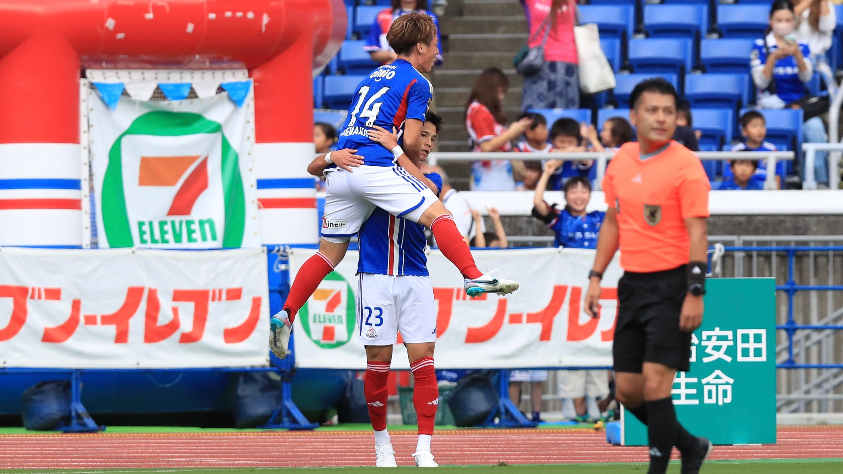 首位を追走！2位横浜FM、札幌に4発快勝… | Goal.com 日本