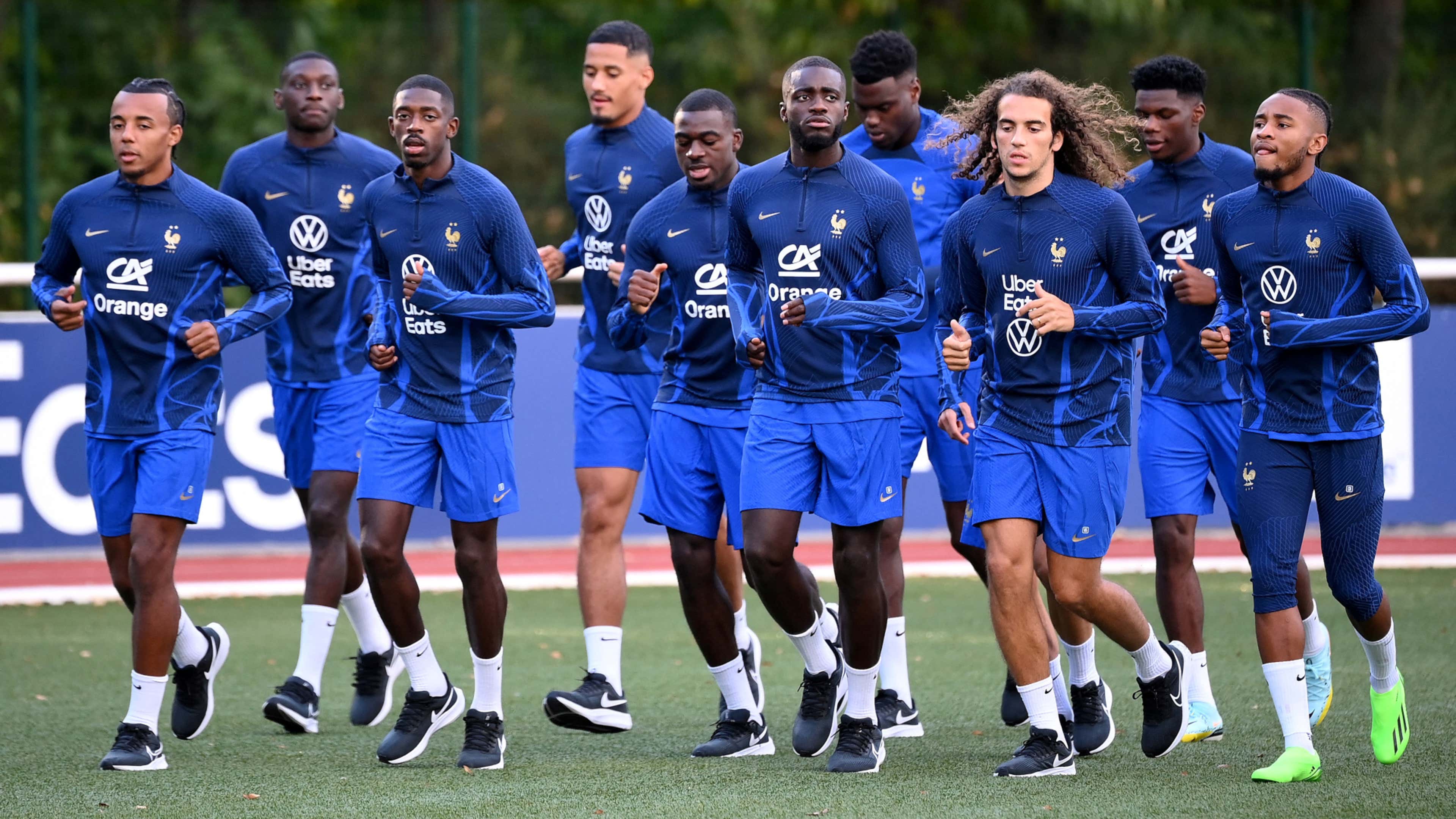 Equipe de France : l'arrivée des Bleus à Clairefontaine (photos