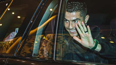 Cristiano Ronaldo car wave Al-Nassr introduction 2023