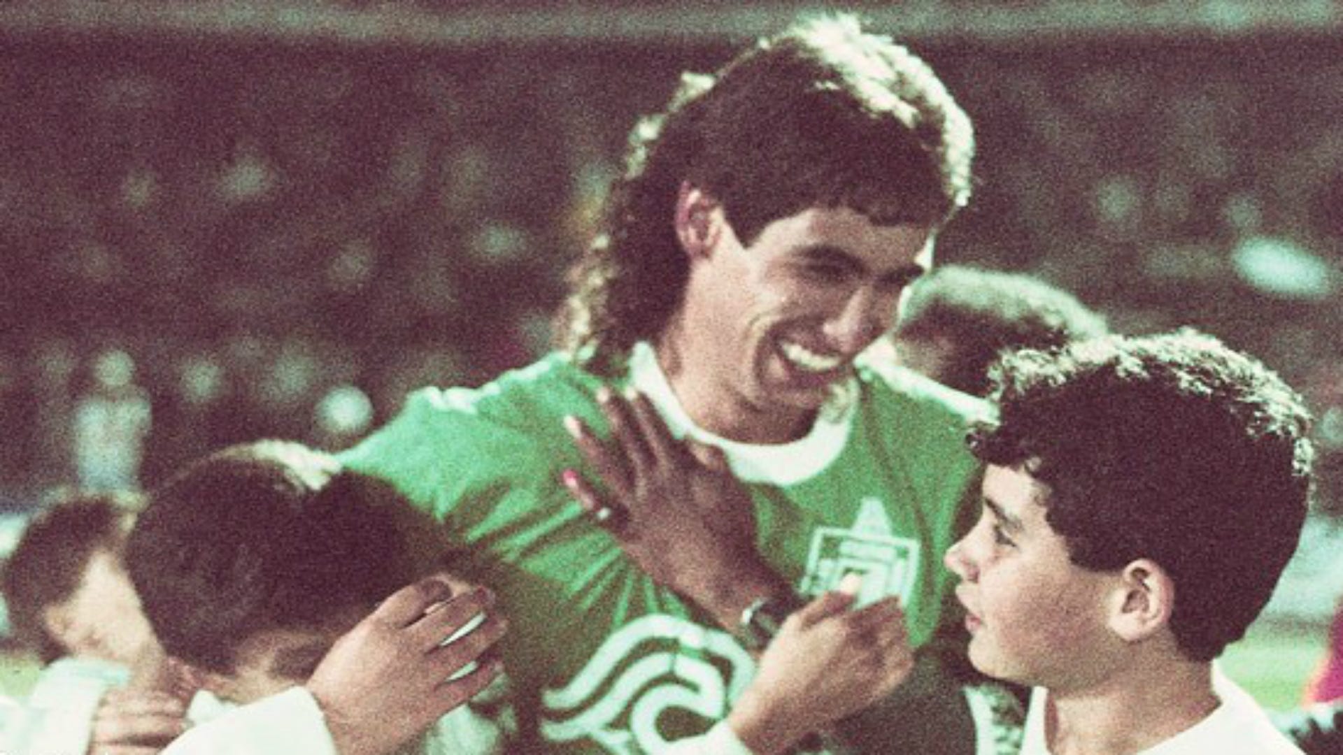 Alboroto oscuro Crítico Inmortal: El fútbol colombiano recuerda a Andrés Escobar en el día de su  cumpleaños | Goal.com Espana