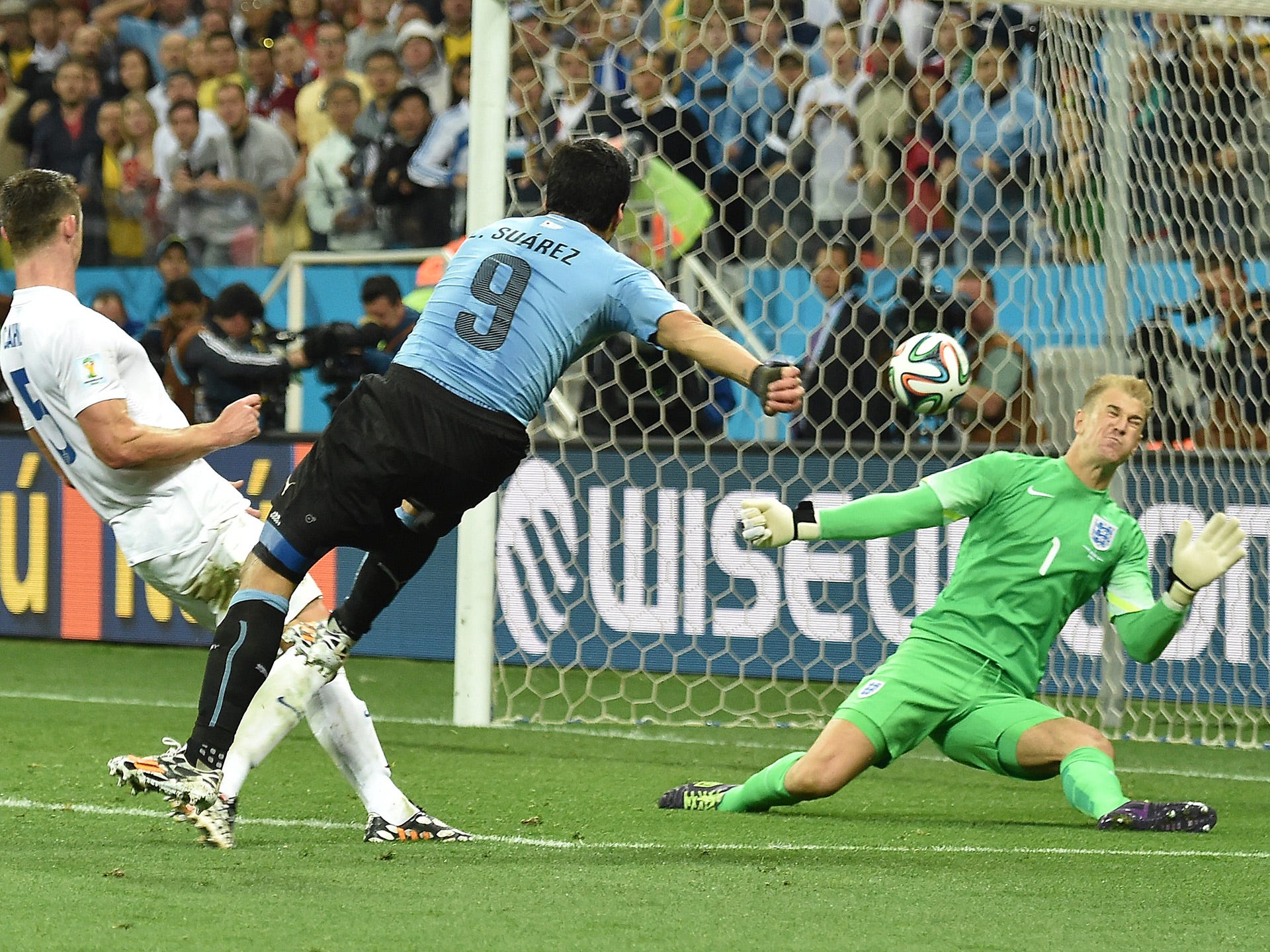 Luis Suárez Uruguay England 2014 World Cup Group D 06192014