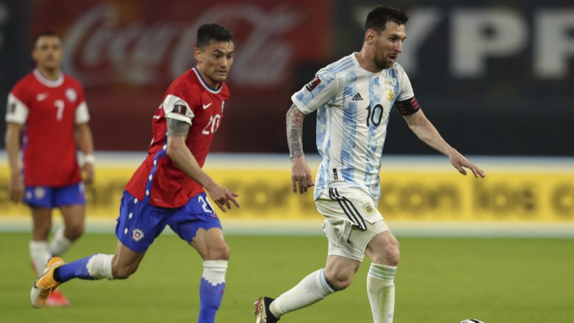 Charles Aránguiz - Lionel Messi Argentina Chile