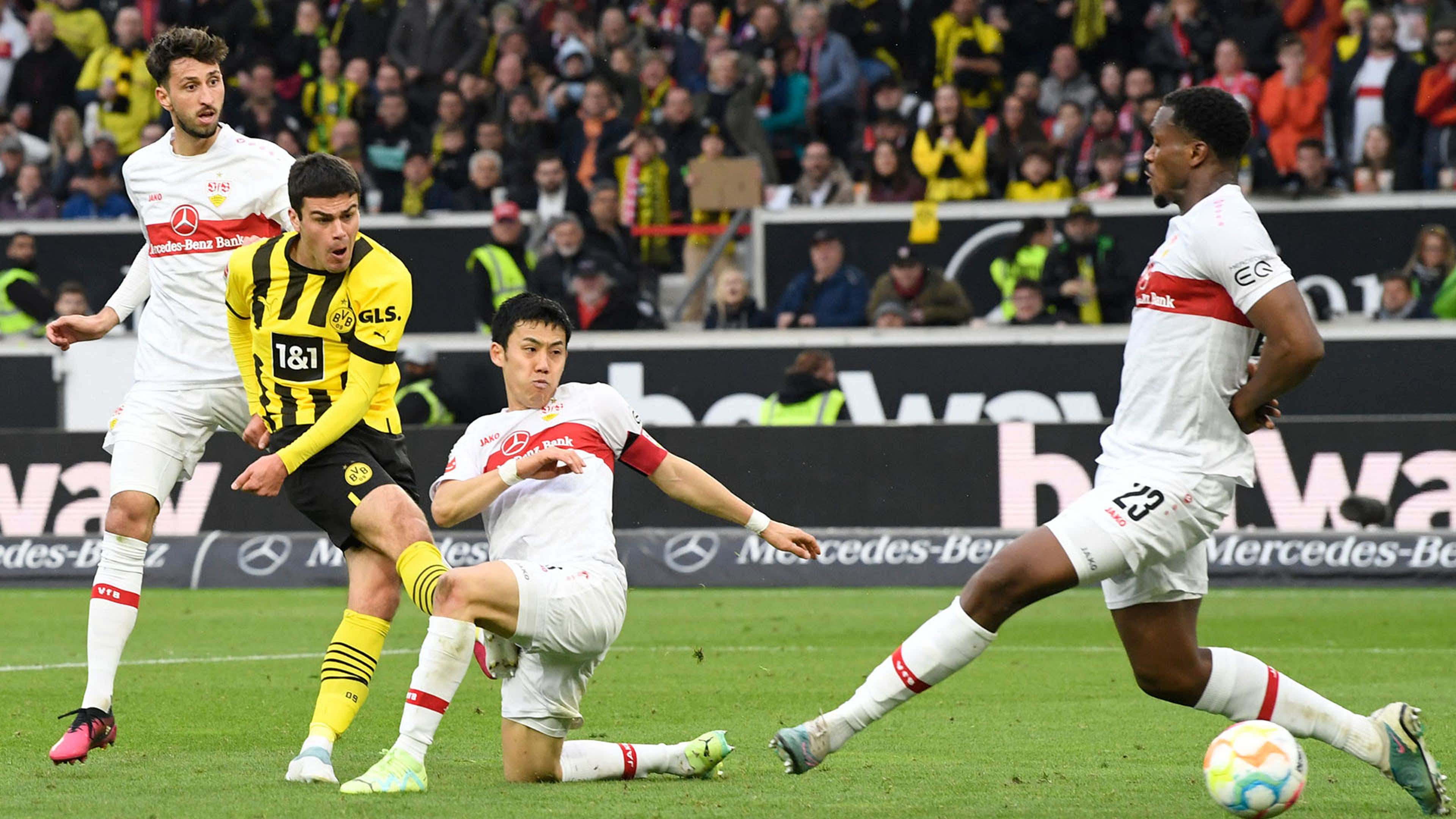 Gio Reyna scores Dortmund Stuttgart 2022-23