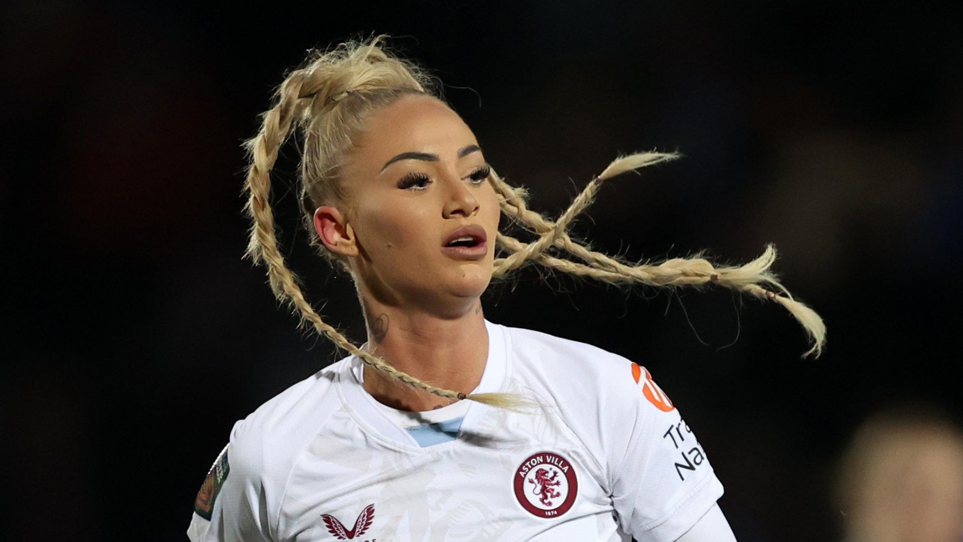 The perfect birthday present! Alisha Lehmann marks 25th celebrations with a goal as Aston Villa rout Sunderland in the Conti Cup thumbnail