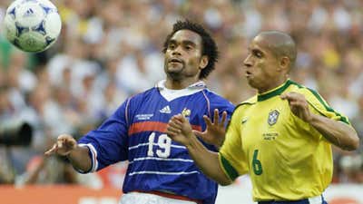 Christian Karembeu Roberto Carlos France Brazil World Cup 1998 07121998