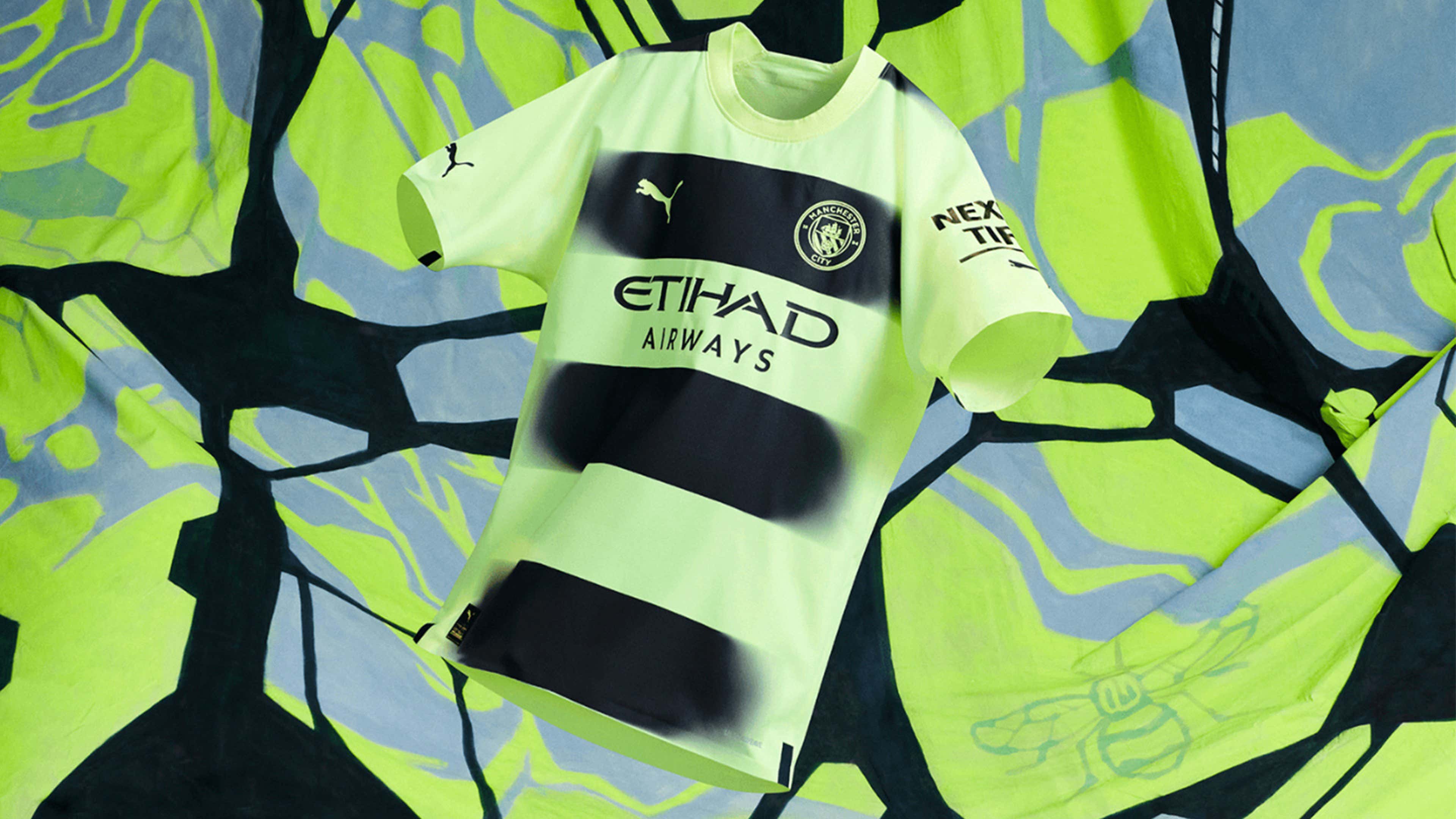 Stad bloem Bestrating Trappenhuis PUMA release 2022-23 Manchester City third kit inspired by street art |  Goal.com US