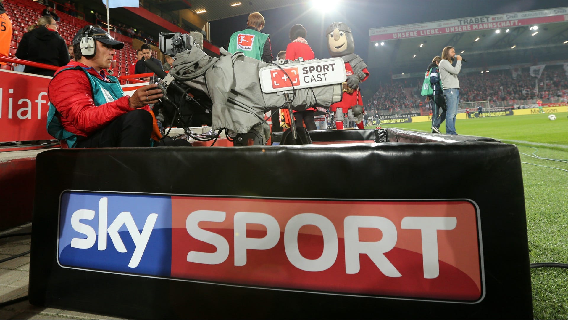 Bundesliga Fußball heute live im TV und LIVE-STREAM sehen - Eurosport, Sky, DAZN