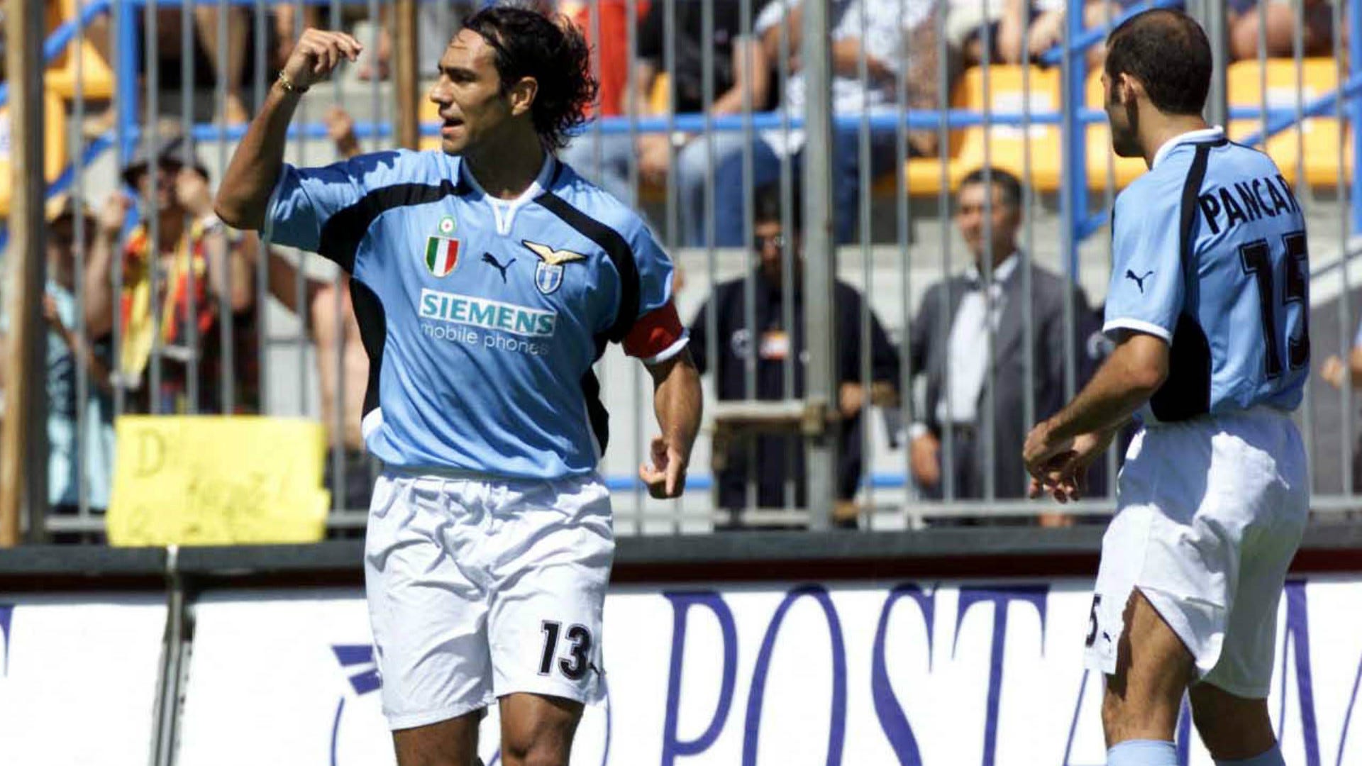 Alessandro Nesta, leadership ed eleganza: ultimo capitano della Lazio  scudettata | Goal.com Italia