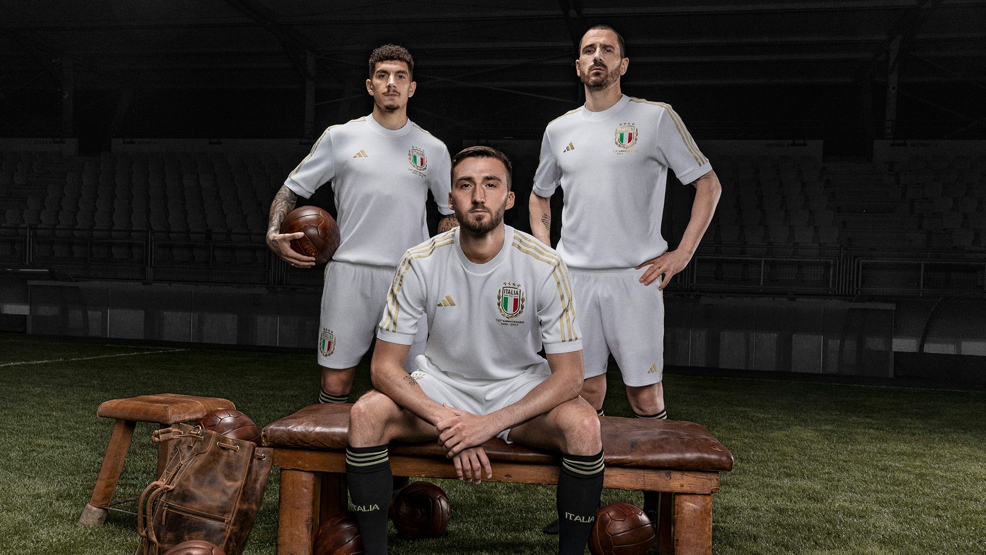 Italy soccer legends' kits