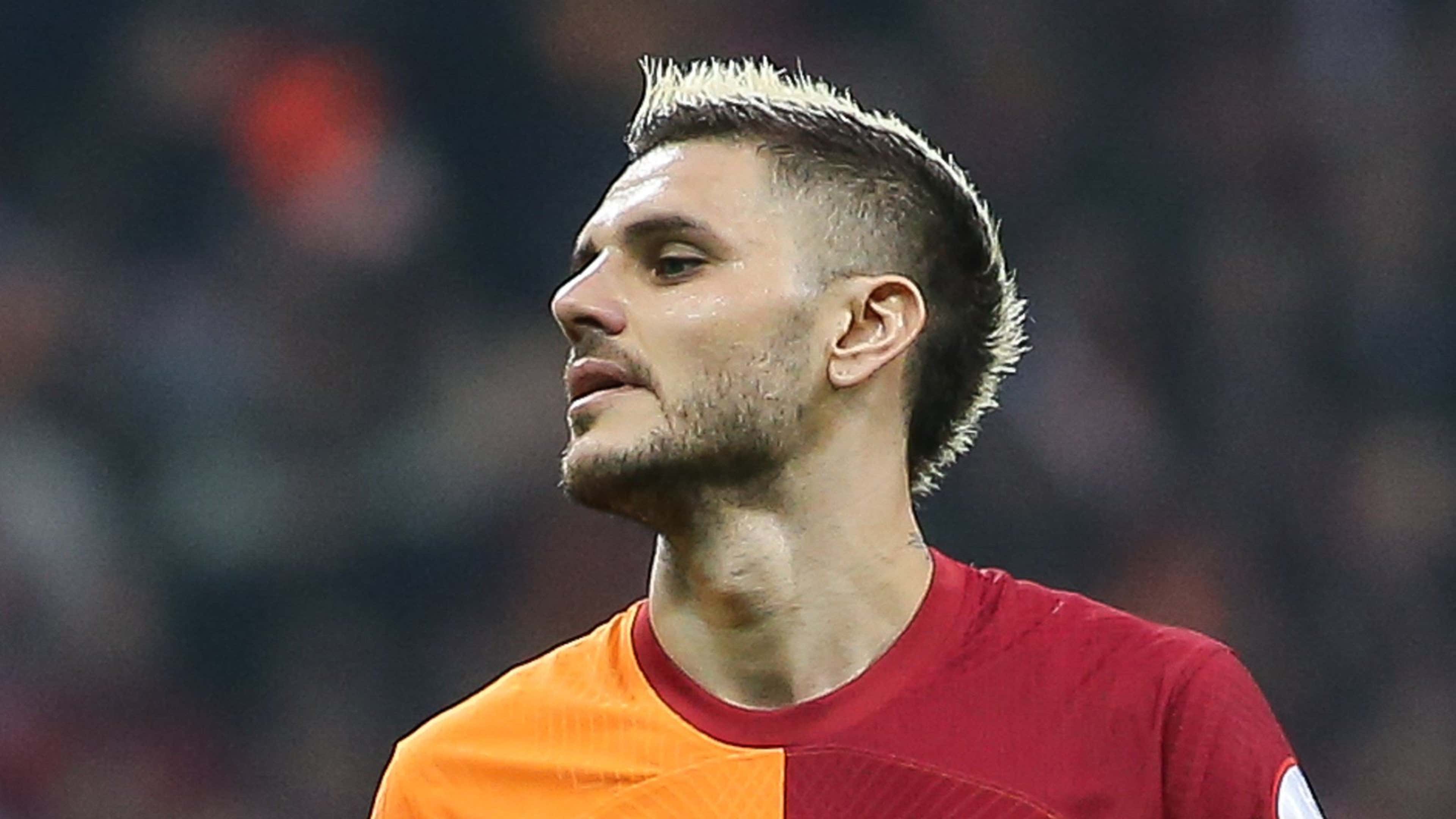 Mauro Icardi gets a black eye for Christmas! Galatasaray star shows off  bruise after collision with goalpost in draw with Fenerbahce - and Wanda  Nara has a shiner too!