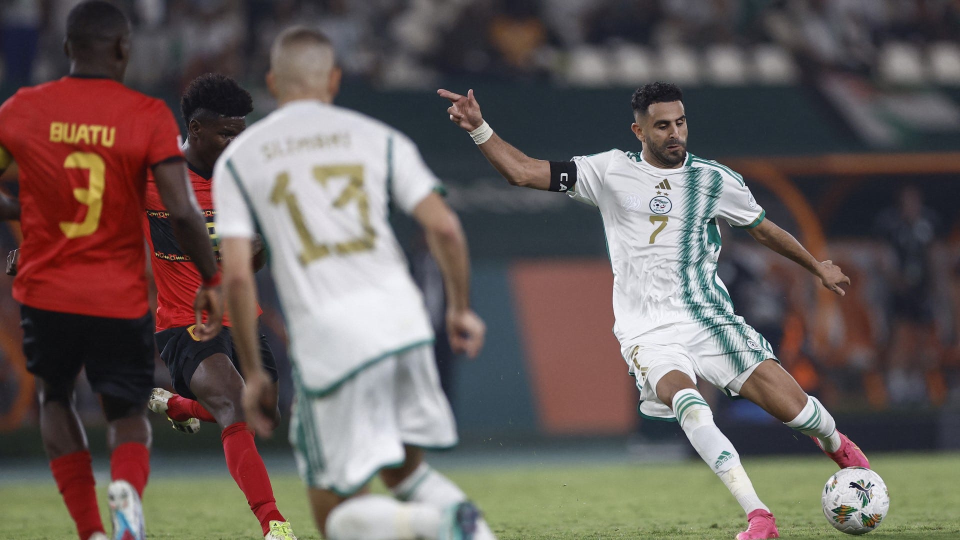 Riyad Mahrez a demandé à ne pas jouer avec l'Algérie | Goal.com Français