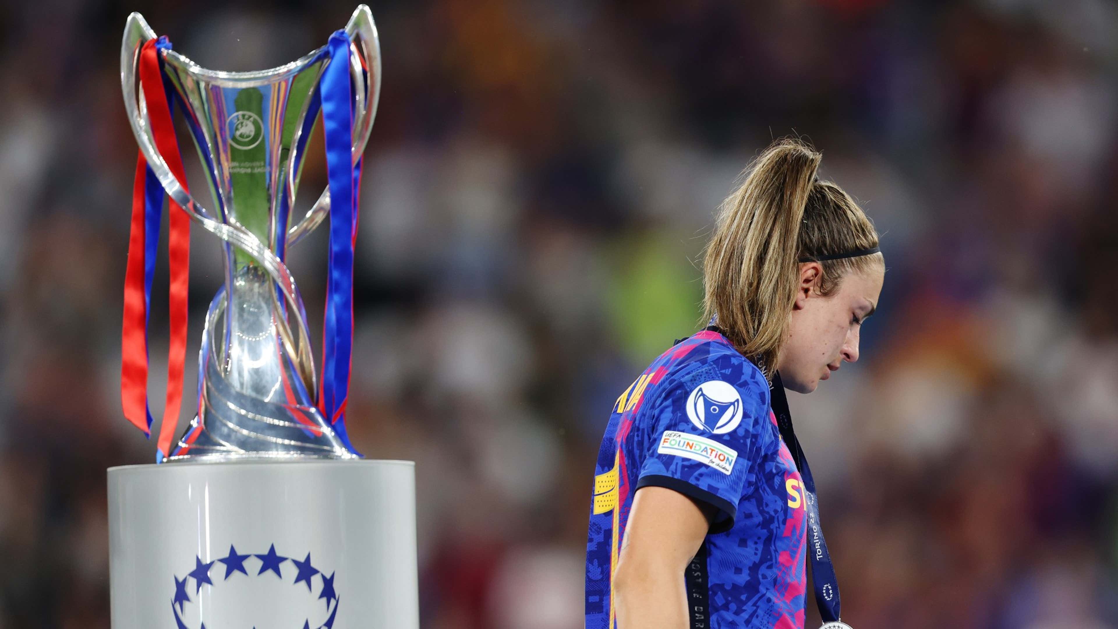 Le trophée de la Ligue des champions féminine, UEFA Women's Champions  League, UEFA Women's Champions League