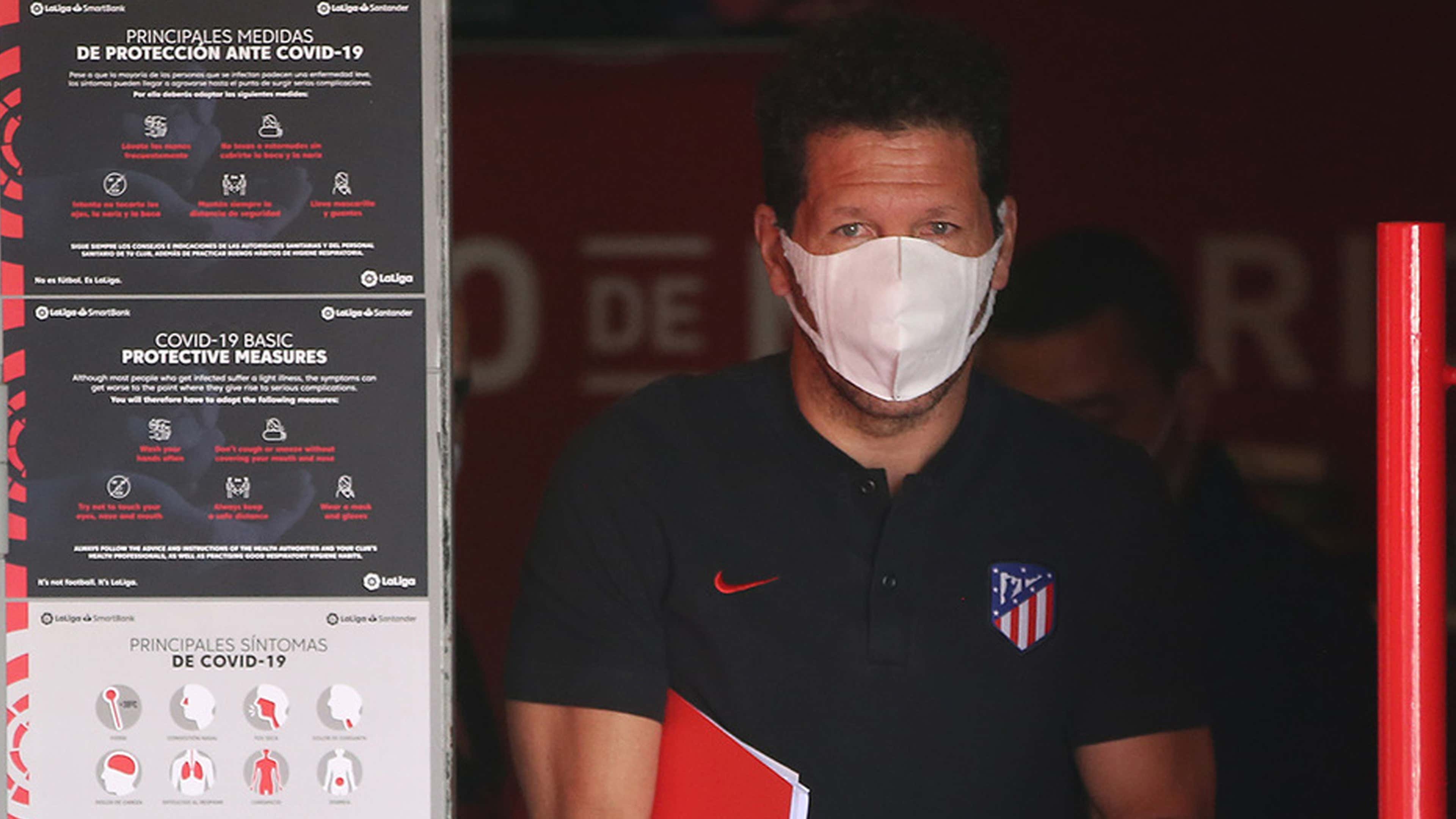 Diego Pablo Simeone, Atlético de Madrid, con mascarilla por el coronavirus