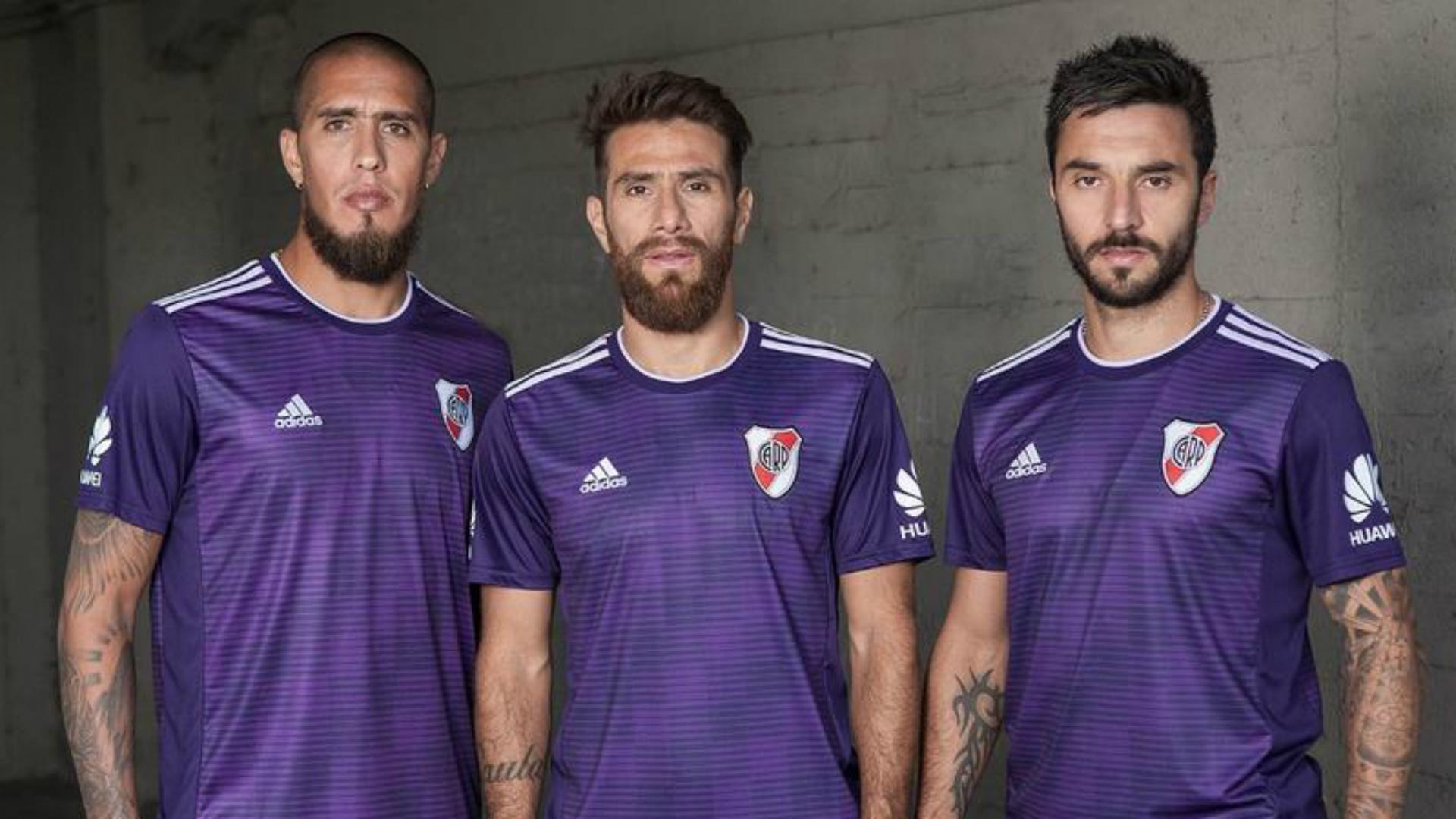 Por qué River usa camiseta violeta? Goal.com Espana