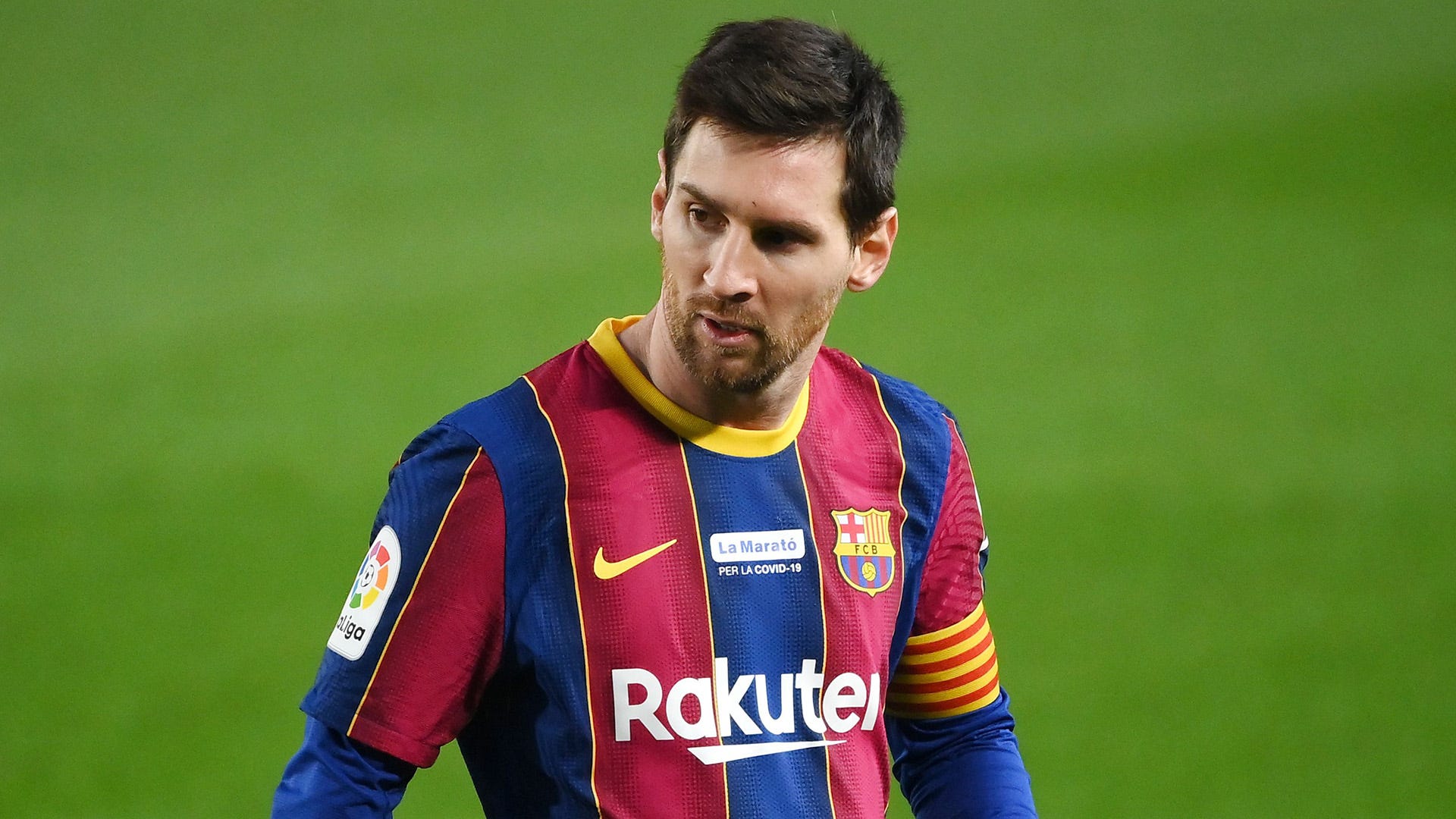 Điều gì đang xảy ra với ngôi sao bóng đá Lionel Messi? Hãy xem ngay các tin tức mới nhất về huyền thoại của Barcelona và nhận thấy lý do tại sao anh ta là người giữ chân người hâm mộ trong trái tim của họ. Bạn sẽ không muốn bỏ lỡ những thông tin này.