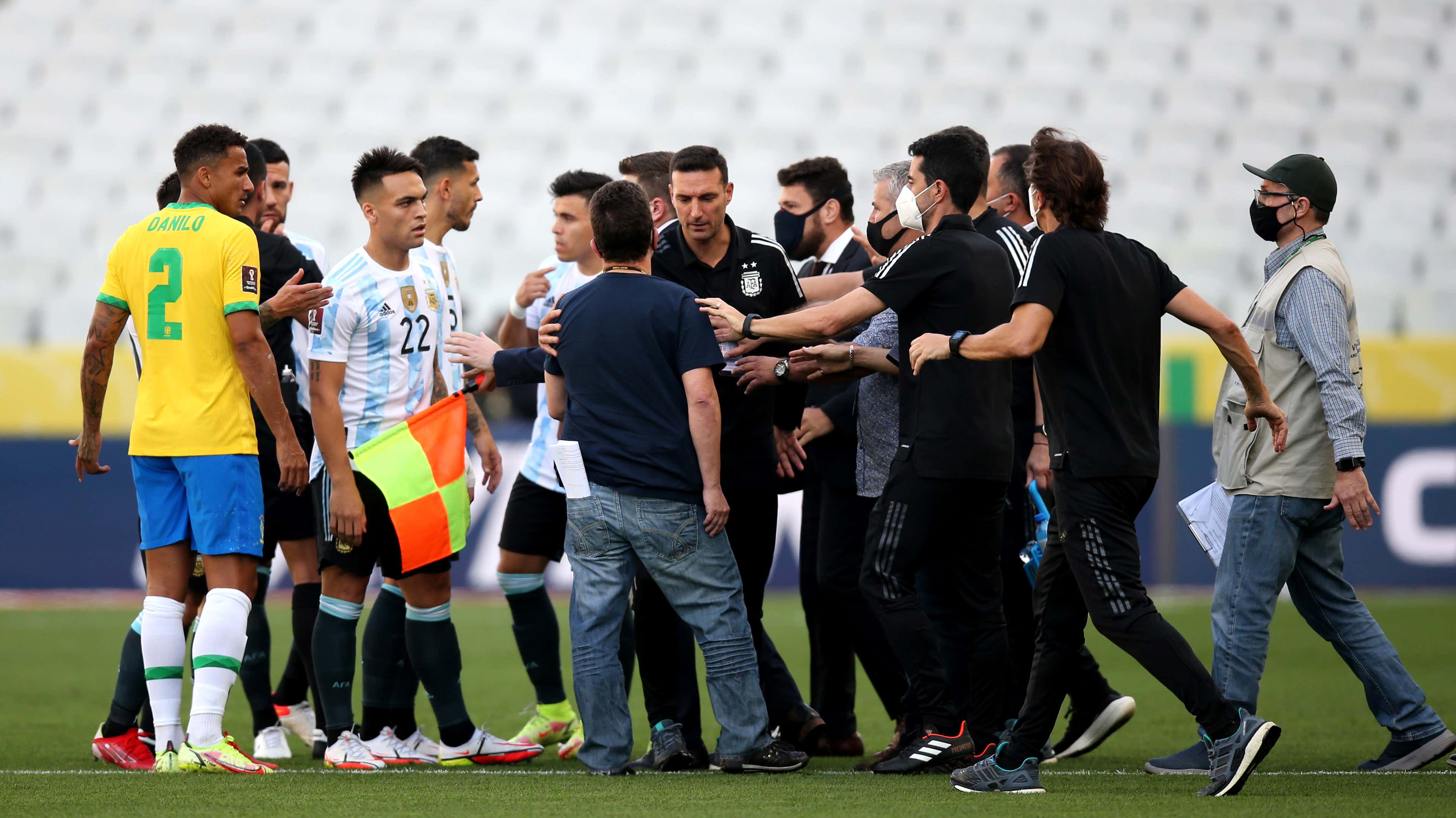 Jogadores argentinos podem não enfrentar Brasil por violar quarentena