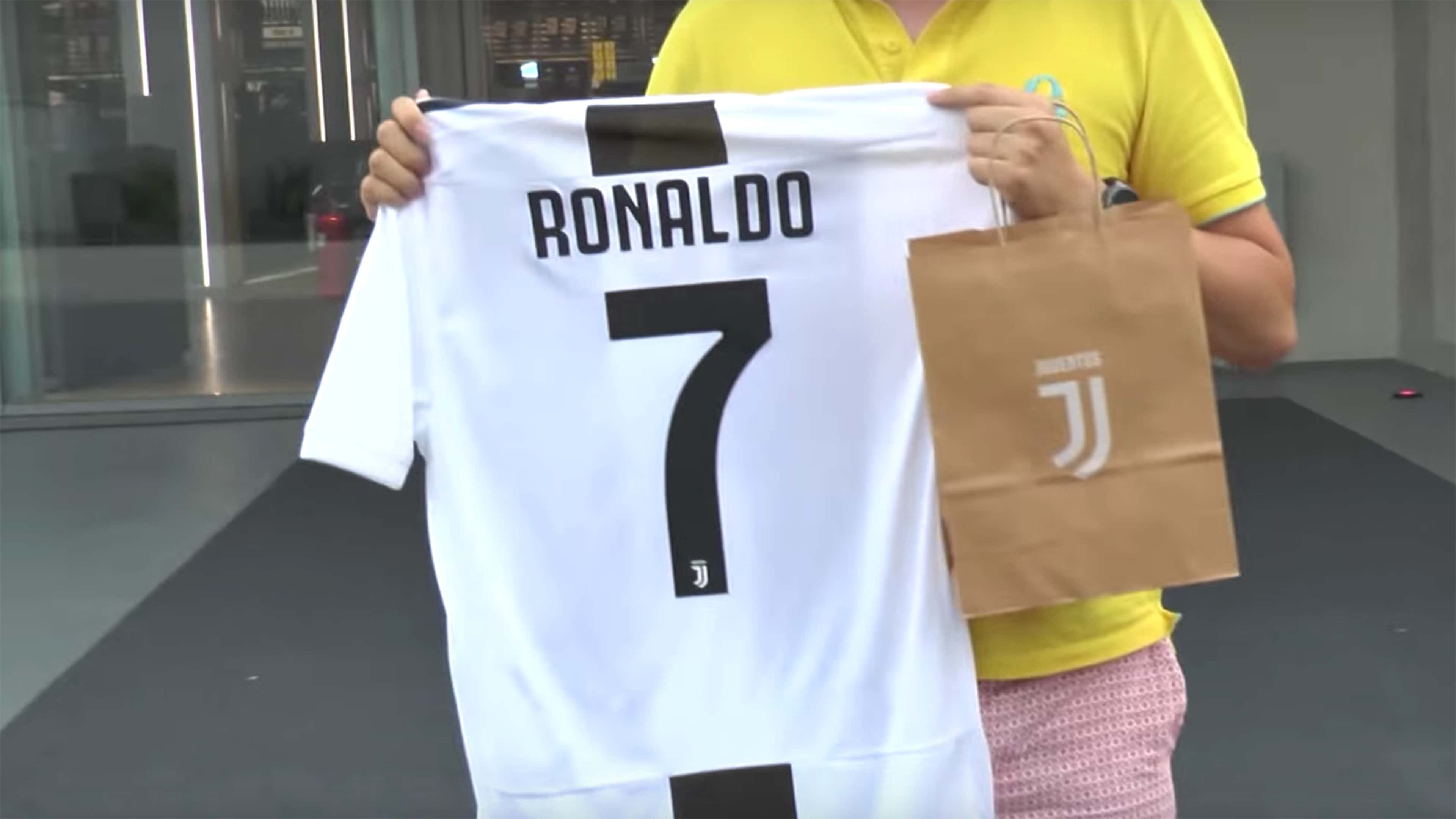 How much is Cristiano Ronaldo's Juventus shirt, jersey & kit?