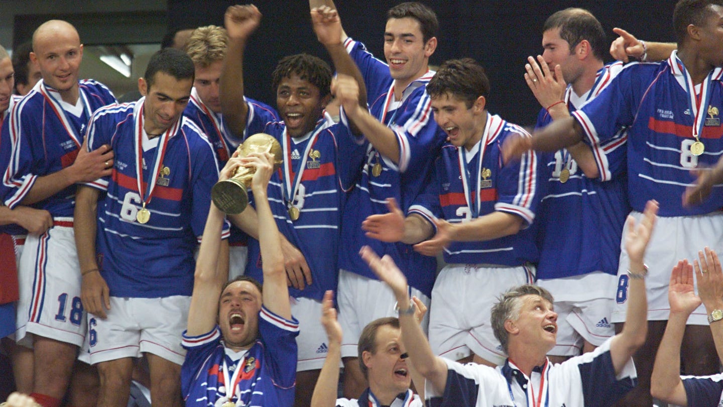 Франция чемпион по футболу какие годы. Сборная Франции ЧМ 1998. Франция 1998 финал.