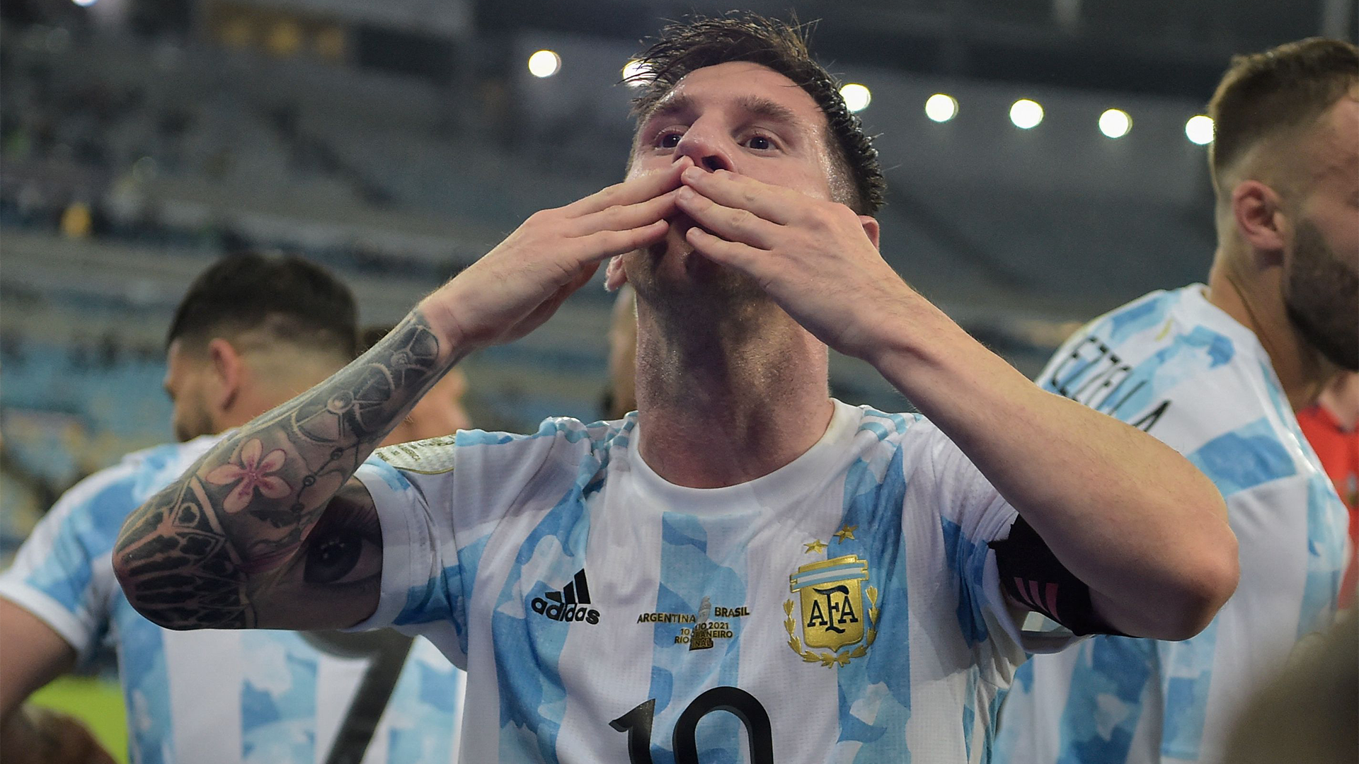 Lionel Messi kiss Copa America