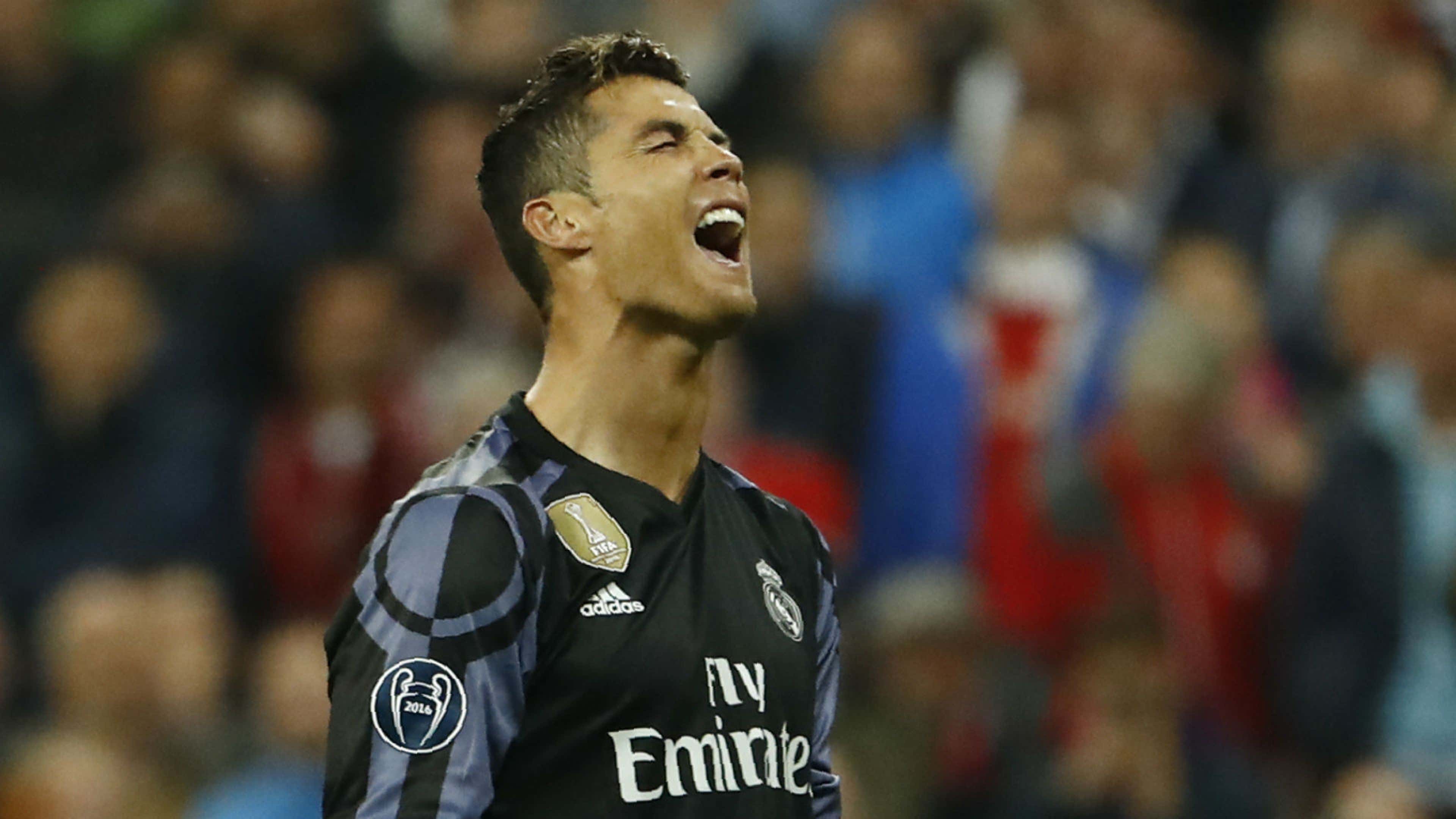 Cristiano Ronaldo mostró la camiseta especial por los 100 goles