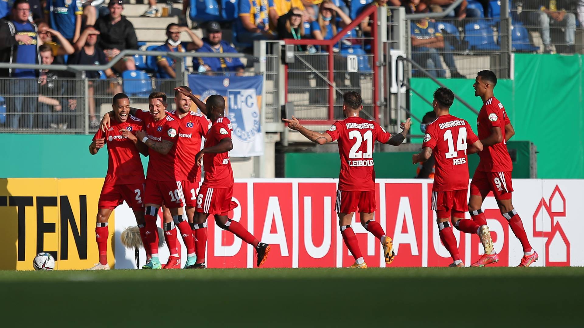 Der Hamburger SV meistert die Hürde Eintracht Braunschweig und steht in der zweiten Runde des DFB-Pokals Die Nachlese im TICKER Goal Deutschland