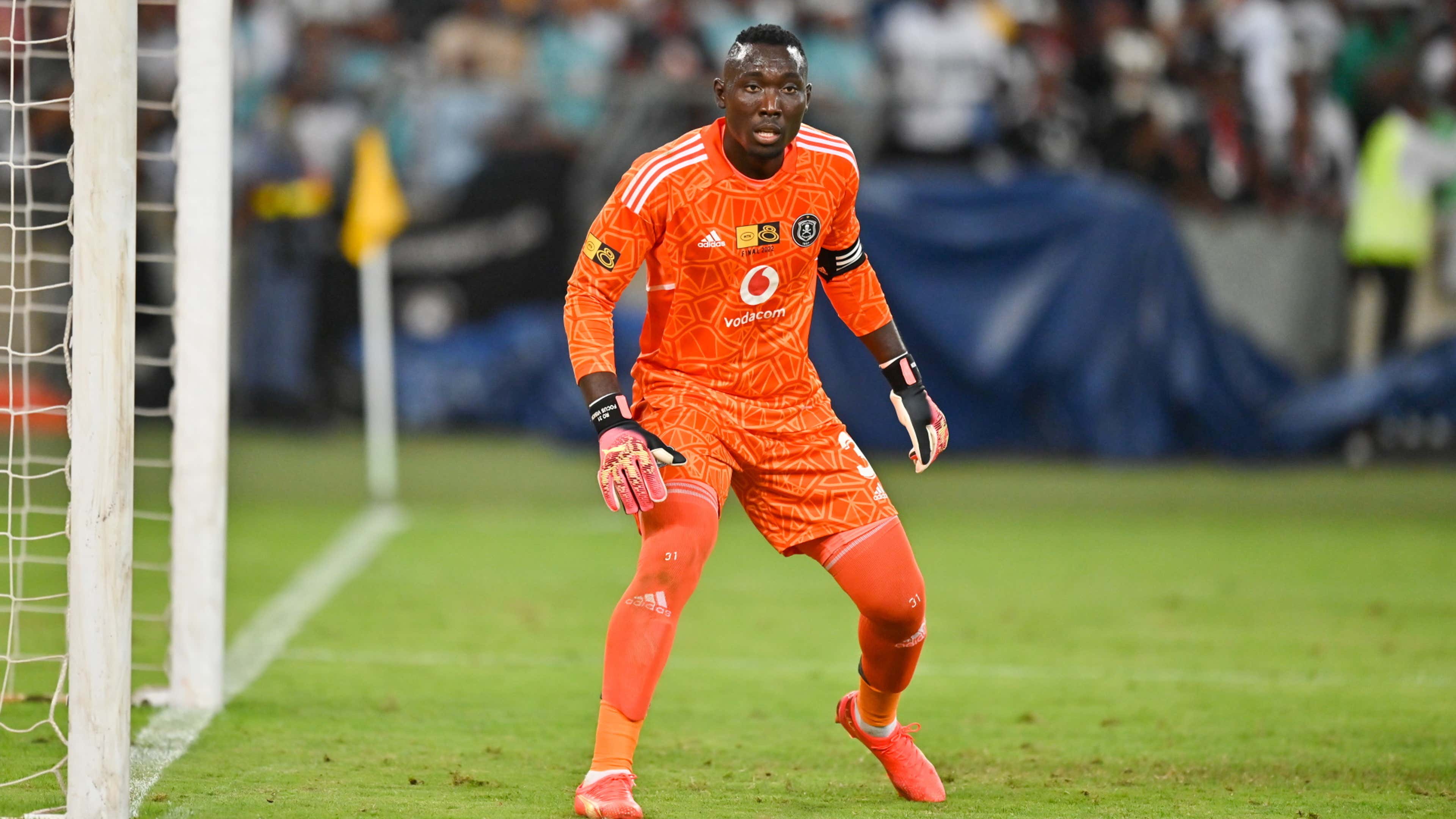 Orlando Pirates show Kaizer Chiefs how it's done, but who will be Bucs'  number one goalkeeper in 2023/24 season?