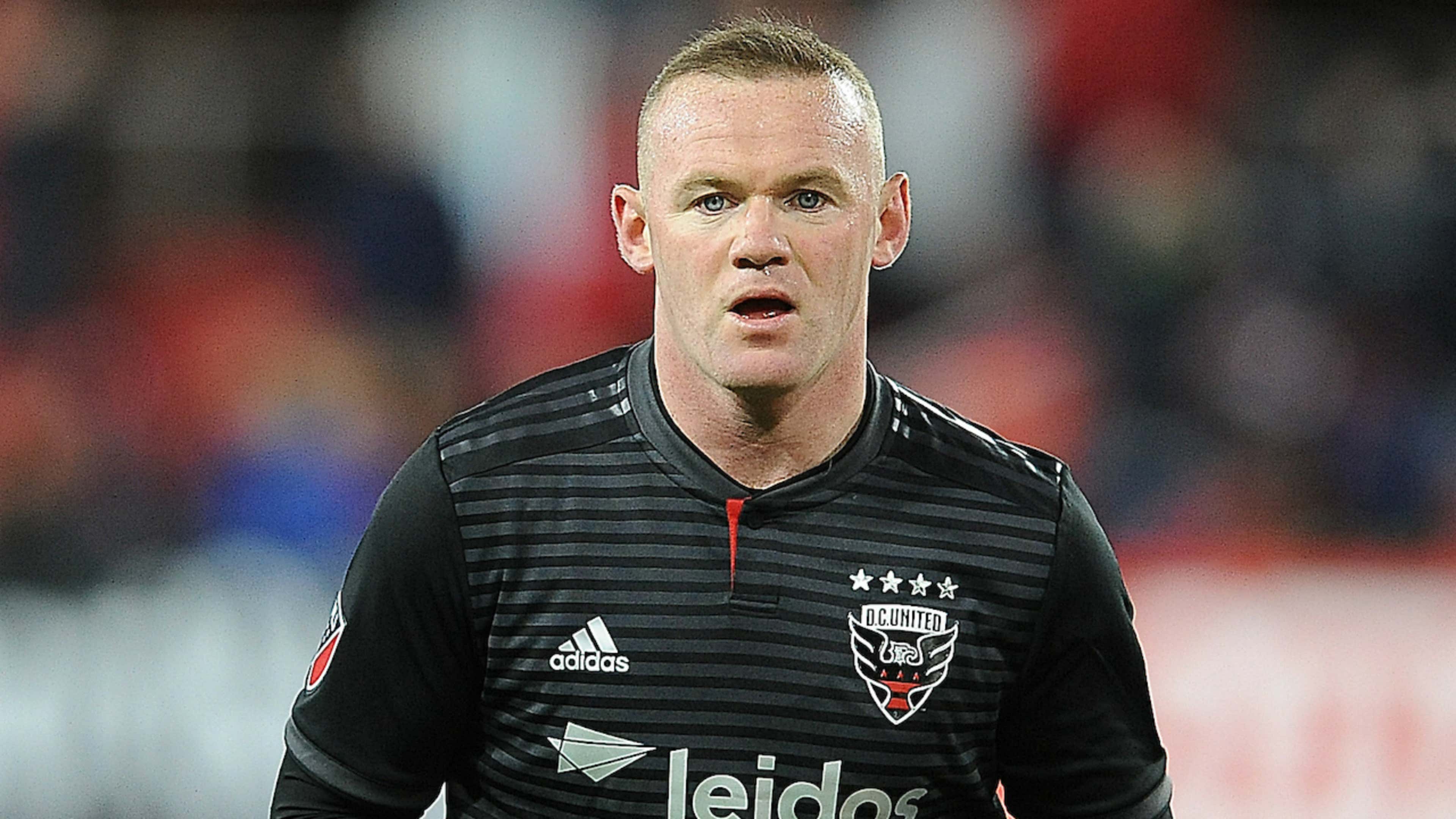 Técnico Rooney machuca próprio jogador em treino do Derby CountyJogada 10