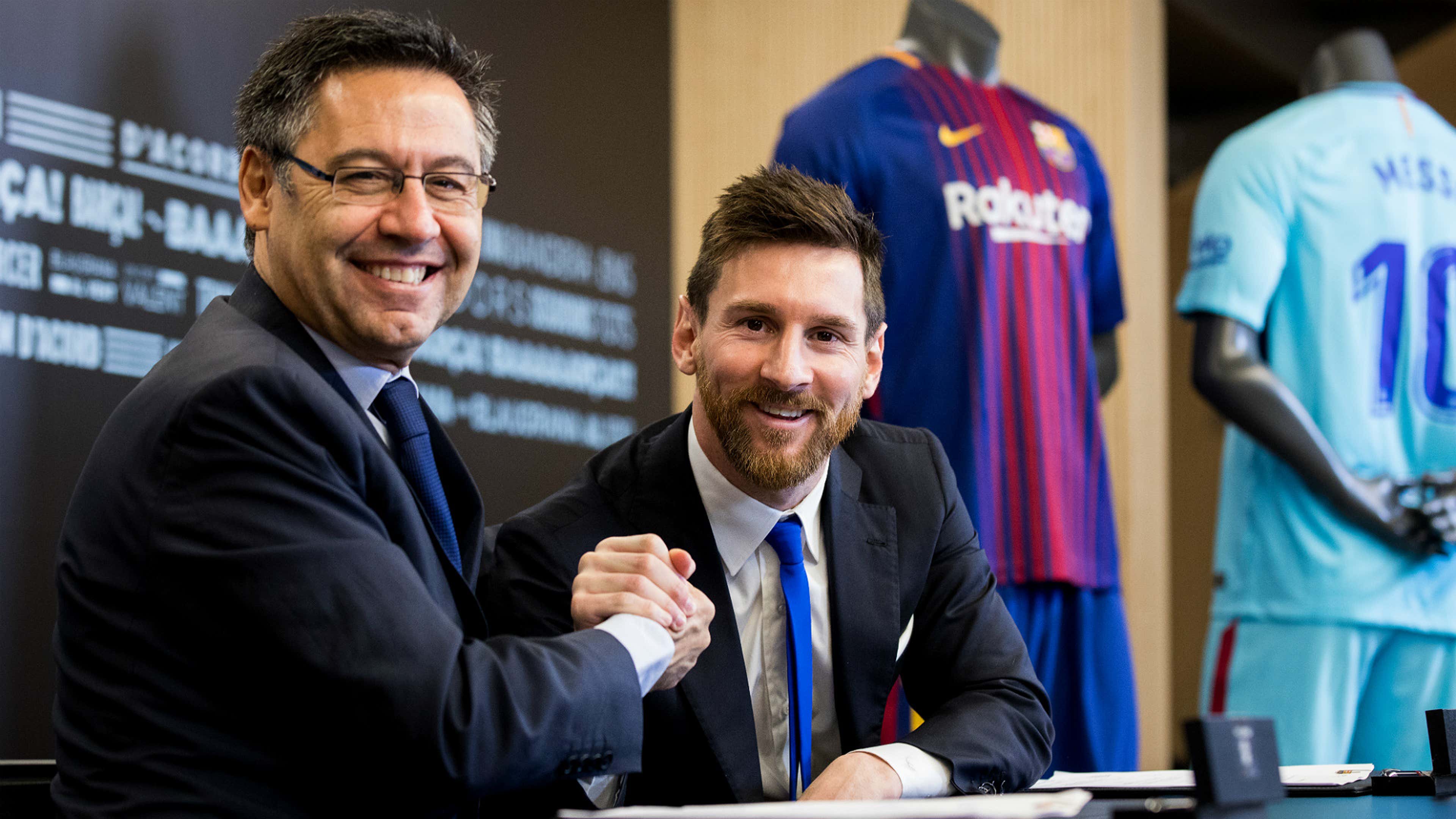 Messi Barcelona signature