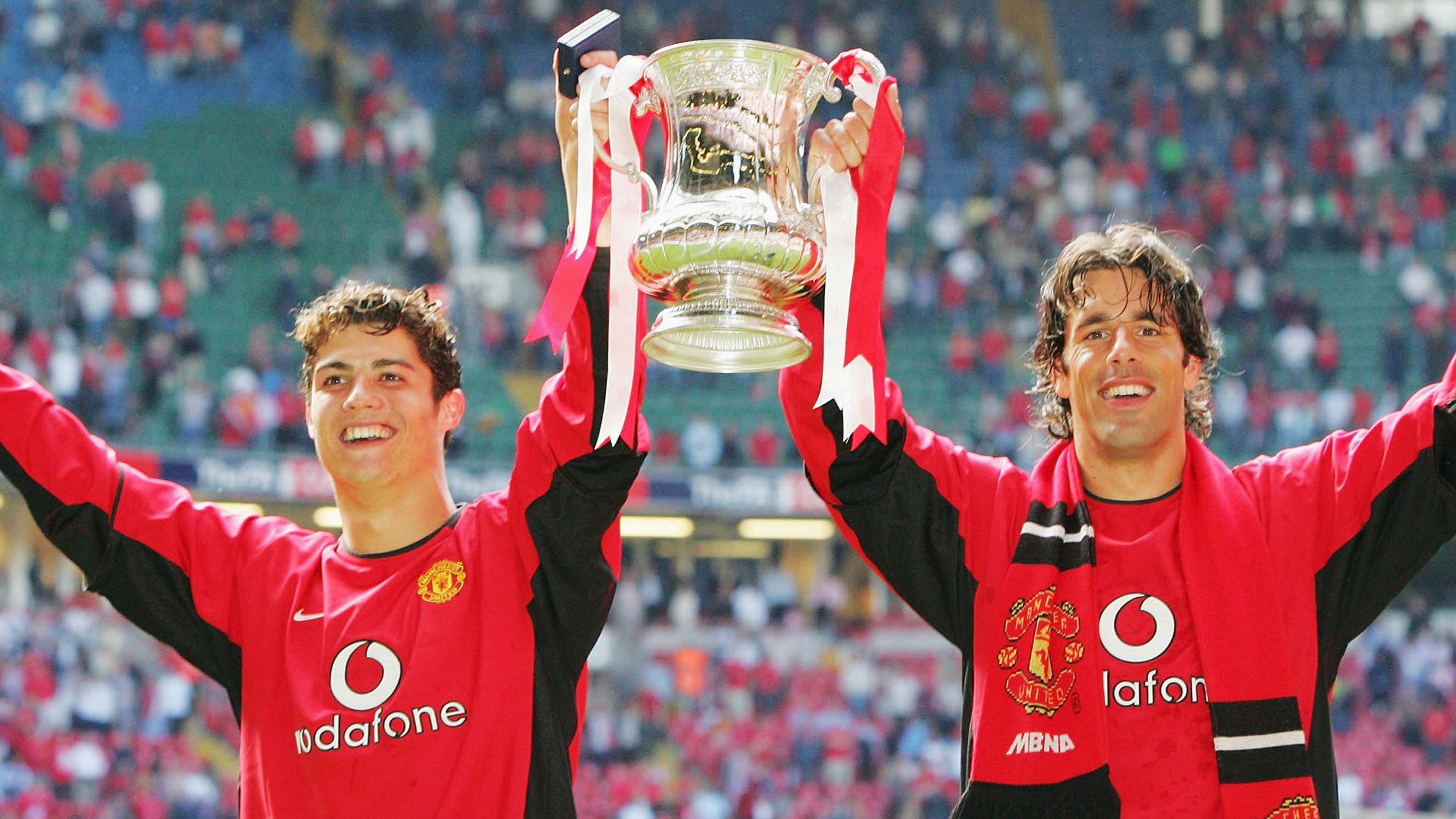 Ruud van Nistelrooy Cristiano Ronaldo Manchester United FA Cup trophy