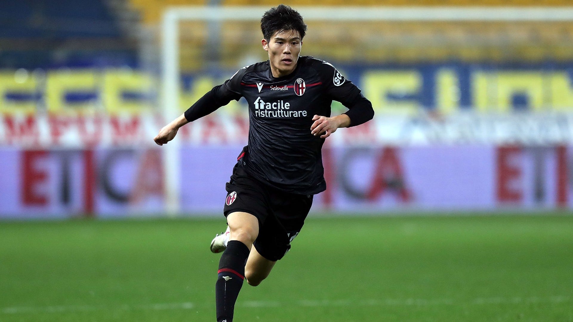 ボローニャ冨安健洋はセリエaで 最もアンタッチャブルな存在 リーグ1位タイの出場時間 Goal Com 日本
