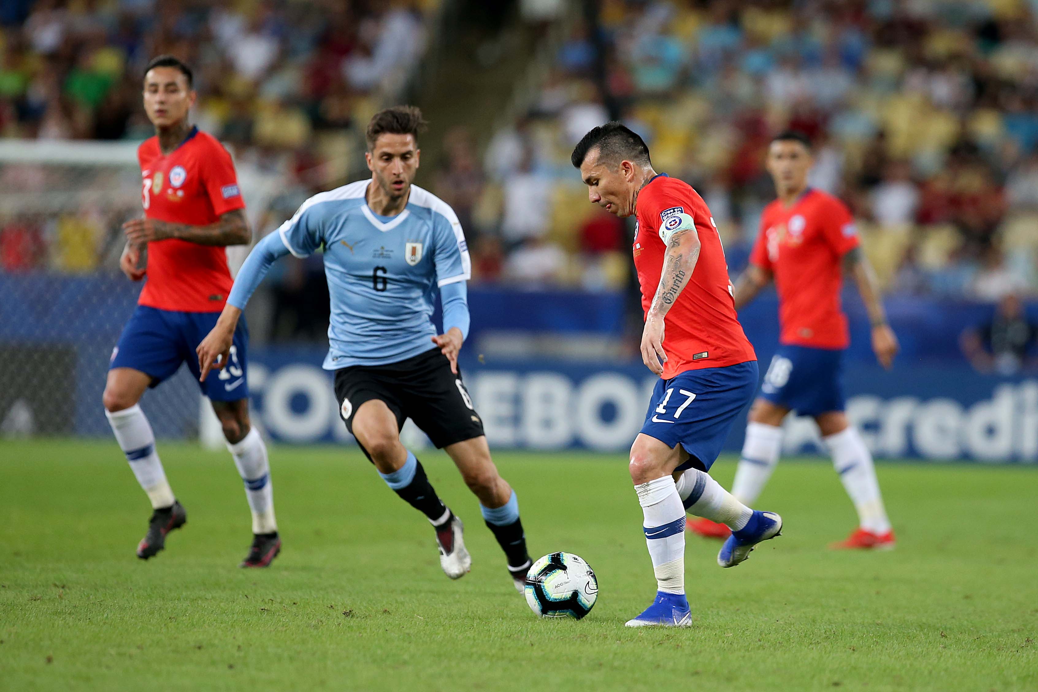 Gary Medel - Chile vs. Uruguay - Selección chilena