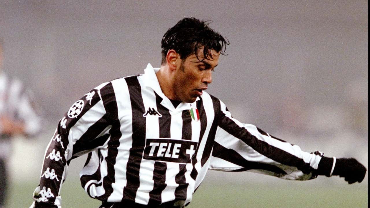 Daniel Fonseca, 'El Tigre': l'esplosione con il Cagliari, la 'manita' col  Napoli, il tandem con Balbo alla Roma, trofei e infortuni alla Juventus |  Goal.com Italia